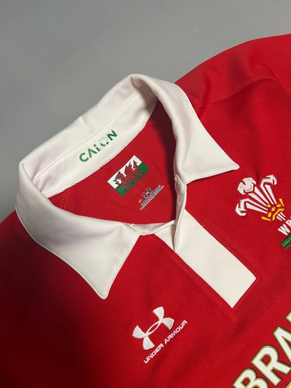 Under Armour Vintage Under Armour WRU Rugby Jersey Wales Rare Size US L / EU 52-54 / 3 - 6 Thumbnail