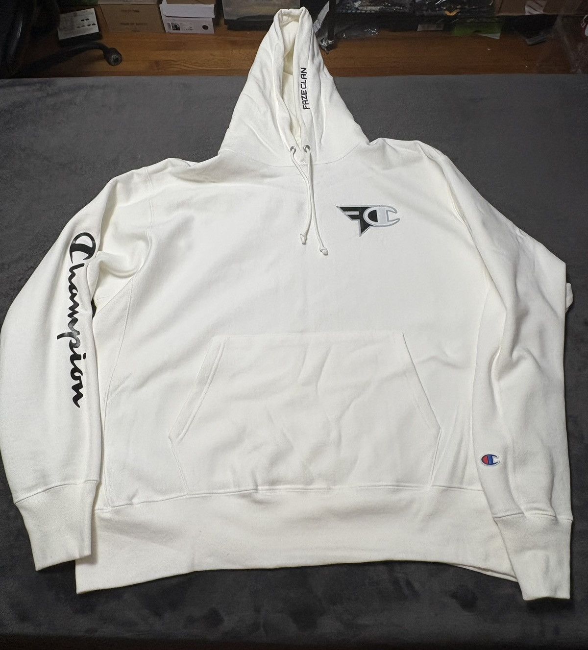FaZe Faze Champion hoodie Size US XL / EU 56 / 4 - 1 Thumbnail