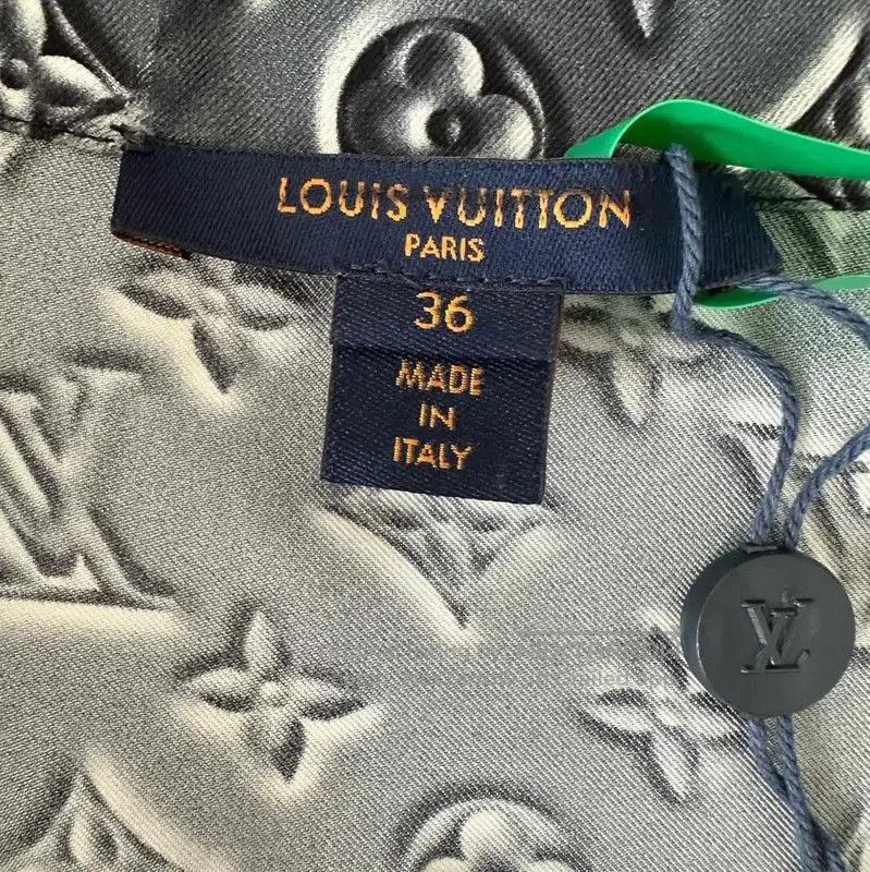 Other Louis Vuitton Silk Women’s Shirt in Dark Grey . Size M / US 6-8 / IT 42-44 - 3 Thumbnail