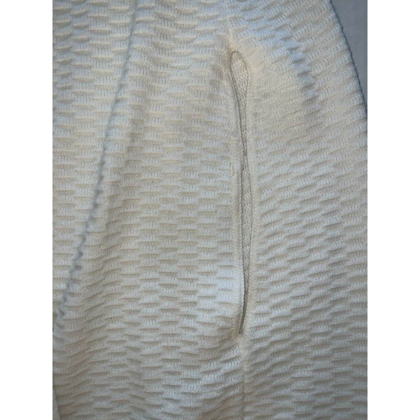 The Unbranded Brand Vintage Ades Of California Button Shawl Women Crochet Tassel Size ONE SIZE - 3 Thumbnail