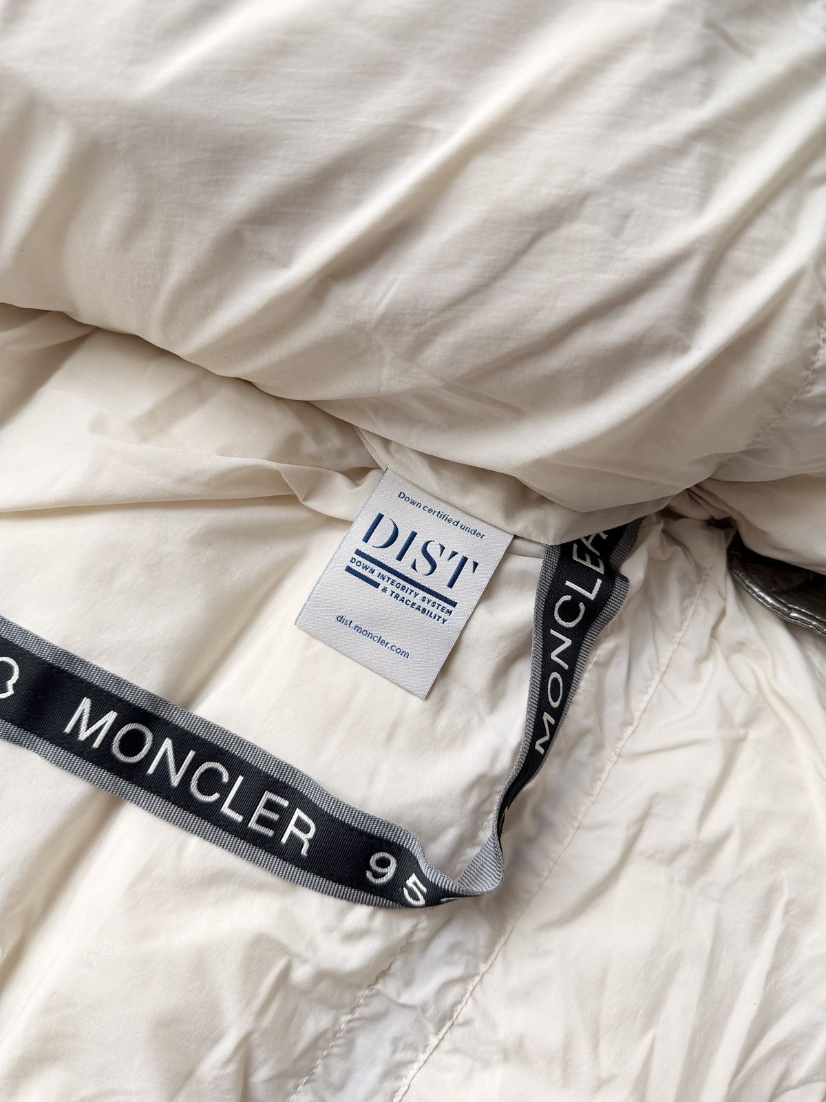 Moncler MONCLER Inuit Down Jacket Coat size 0 fits S Size US S / EU 44-46 / 1 - 10 Thumbnail