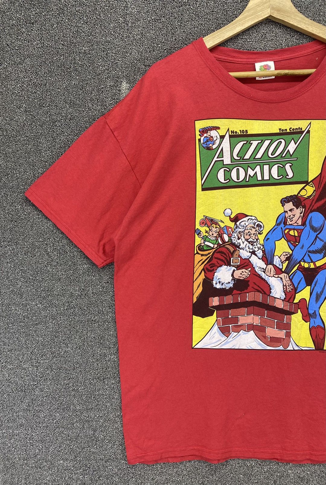 DC Comics × Vintage Vintage Superman Christmas Action Comics Tee T Shirts Size US XL / EU 56 / 4 - 3 Thumbnail