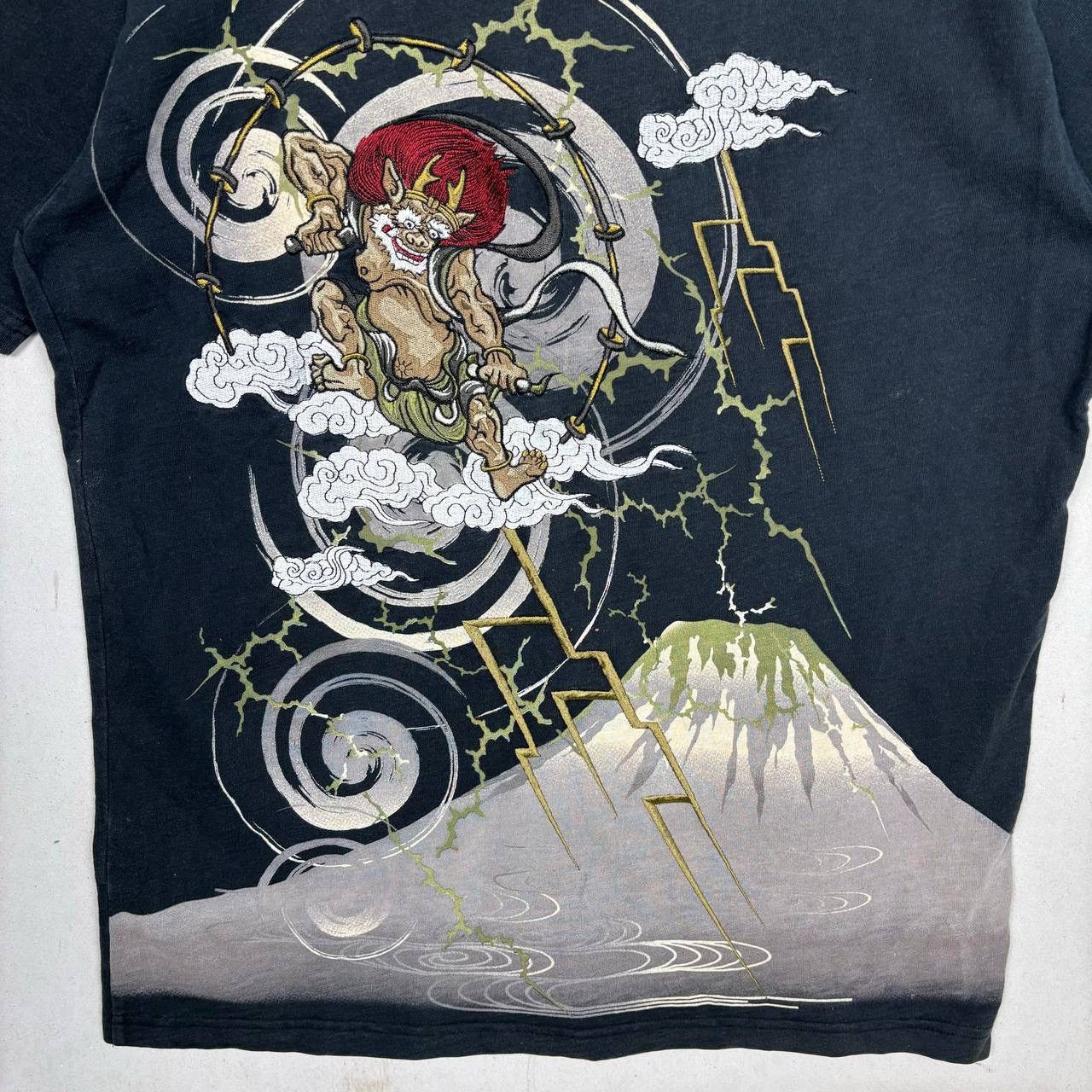 Japanese Brand Kachofūgetsu Fujin Raijin Embroidered T-Shirt Japanese Gods Size US XL / EU 56 / 4 - 5 Thumbnail