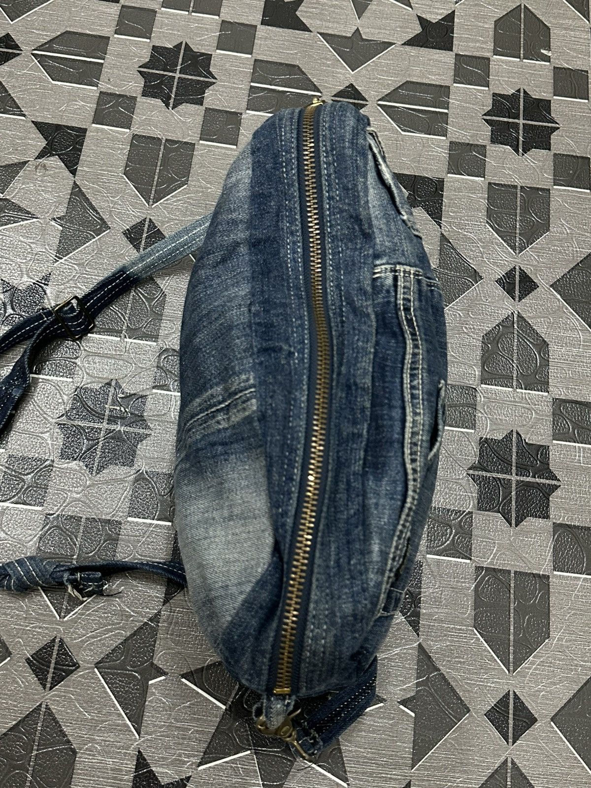 Japanese Brand Rodeo Crown Japanese Brand Reconstruct Sling Bag Size ONE SIZE - 6 Thumbnail