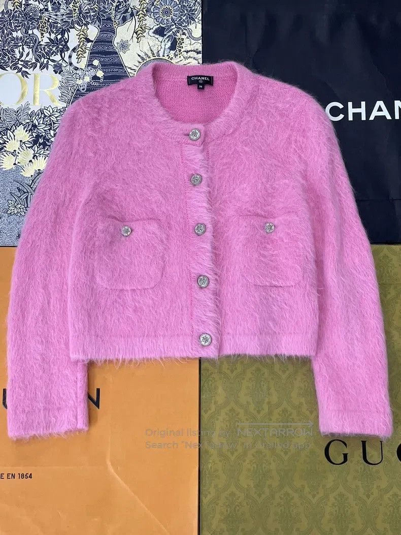 Chanel Chanel Snow Series Pink Snowflake Button Cashmere Cardigan Size XS / US 0-2 / IT 36-38 - 1 Thumbnail