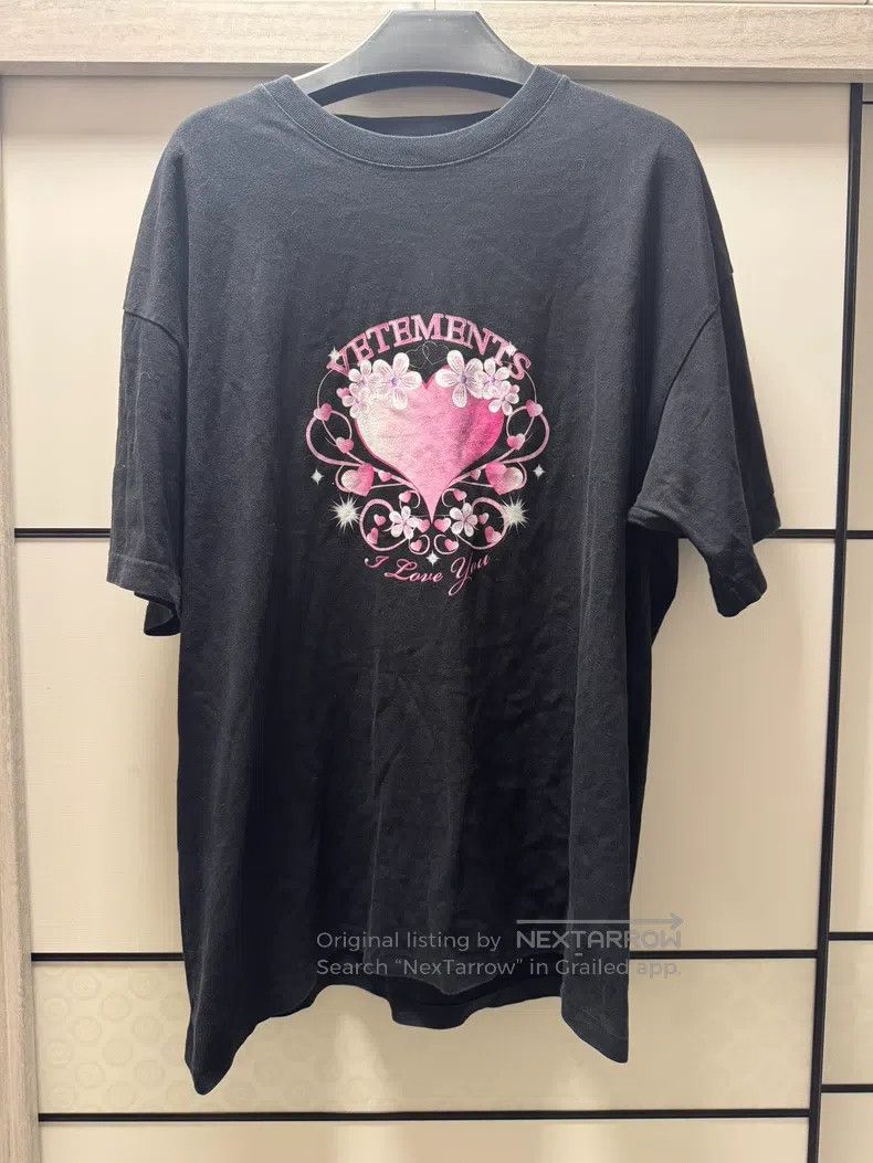 Vetements Vetements Heart Short Sleeve Size US S / EU 44-46 / 1 - 1 Thumbnail