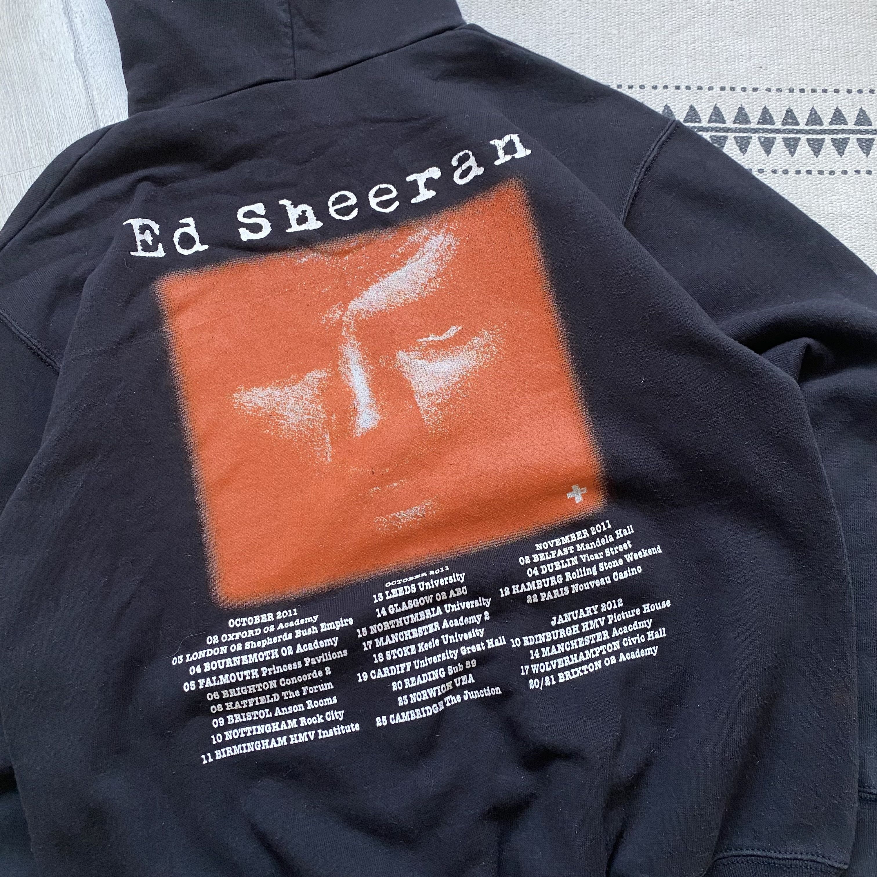 Band Tees 🎸 Vintage Ed Sheeran Tour hoodie Y2K music AC DC Metallica Size US S / EU 44-46 / 1 - 9 Thumbnail