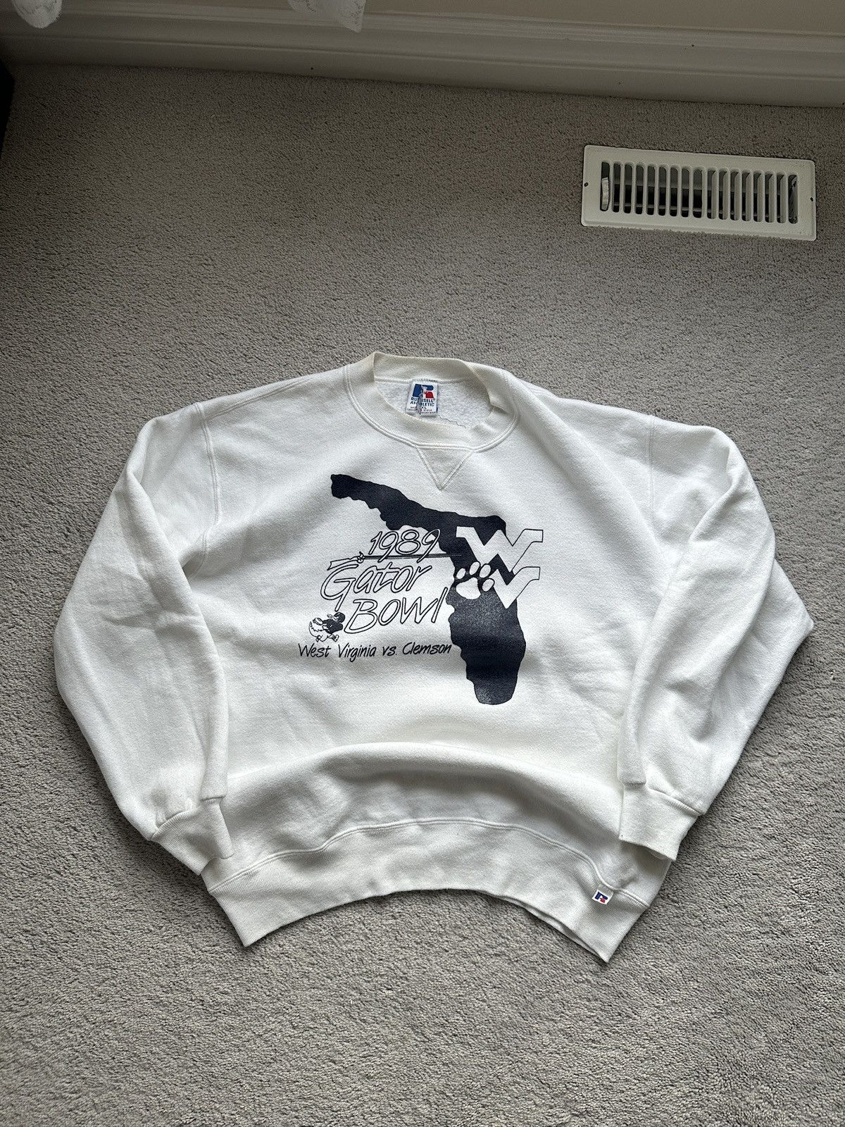 Russell Athletic Rare Vintage Russell 1989 Gator Bowl Sweatshirt XL White Size US L / EU 52-54 / 3 - 2 Thumbnail
