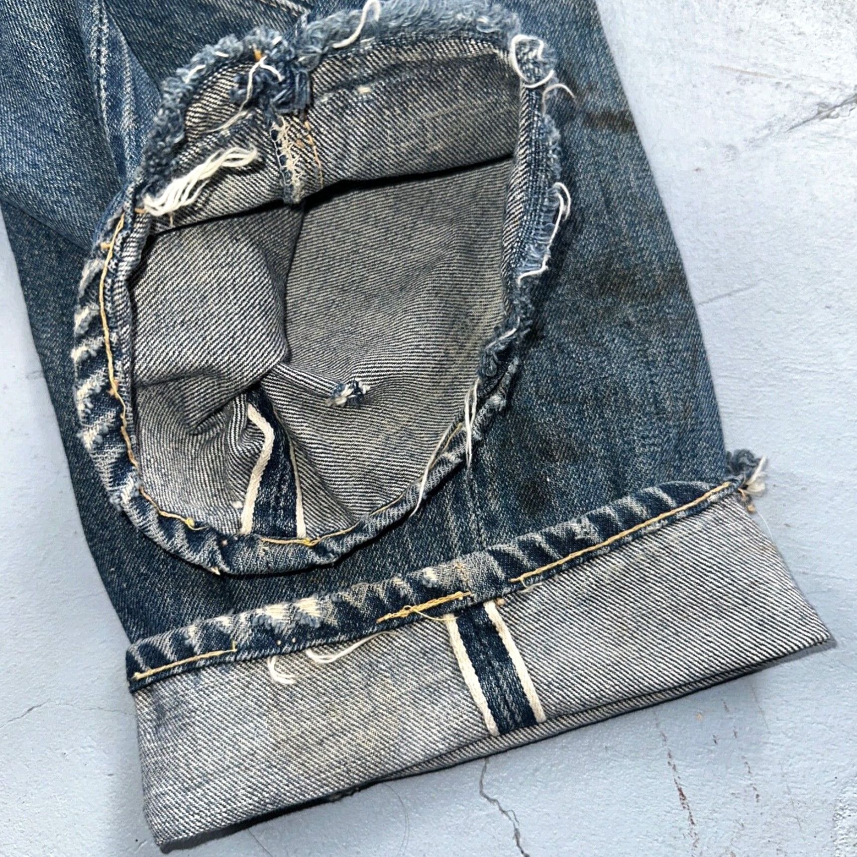 Levi's VINTAGE Levi's 505 Big E Jeans 28 Regular USA Denim Blue 60s 70s 501 XX Straight Mens Jeans Pattern Solid Distressed Button Rise Mid 10-12 Inseam 26 Size US 28 / EU 44 - 4 Thumbnail