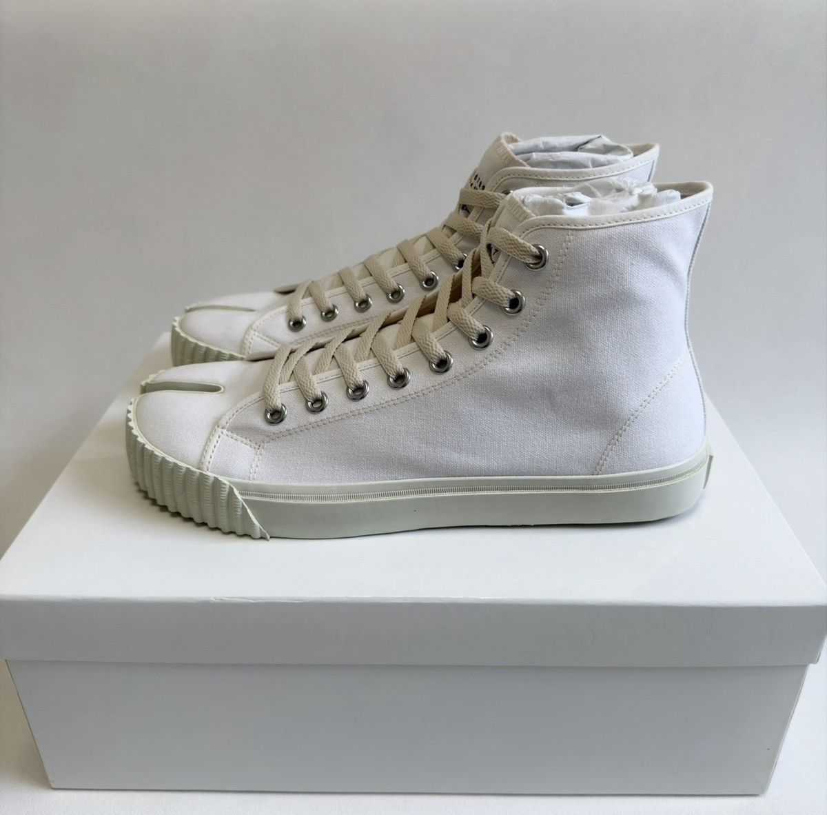 Maison Margiela White Canvas High Top Tabi Sneakers Size US 9 / EU 42 - 20 Thumbnail