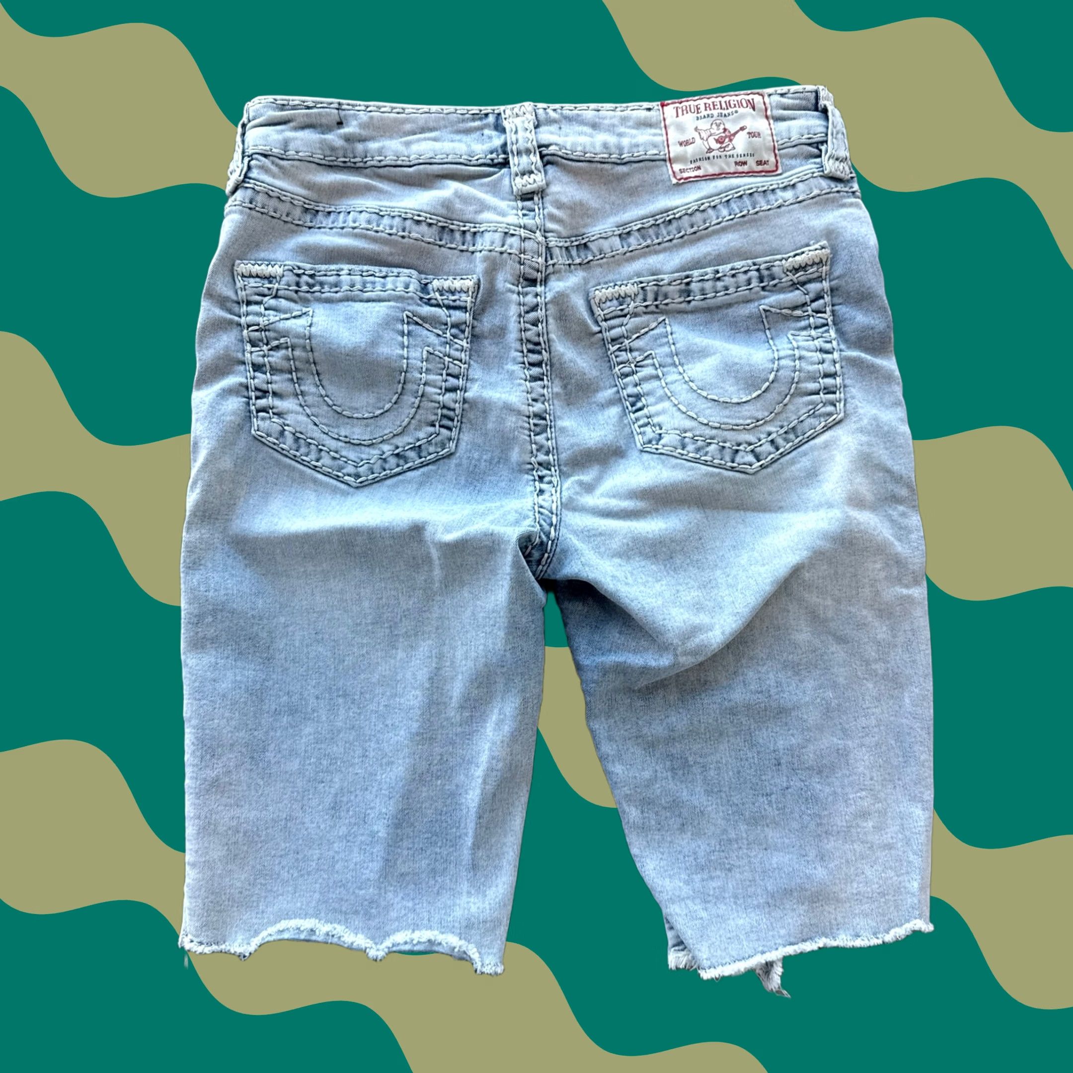 True Religion VINTAGE True Religion Light Weight Cutoff Bermuda Denim Jean Shorts 30 Womens Blue Cut-Off 90s Size 30" / US 8 / IT 44 - 1 Thumbnail