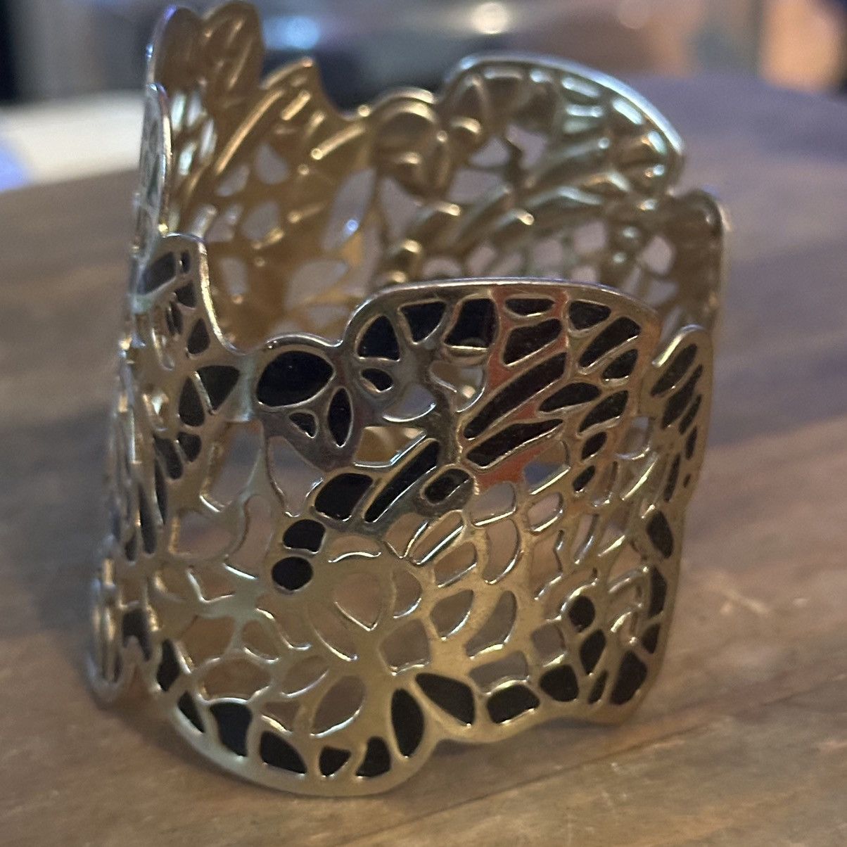 Other Gold filigree wide cuff bracelet Size ONE SIZE - 6 Thumbnail