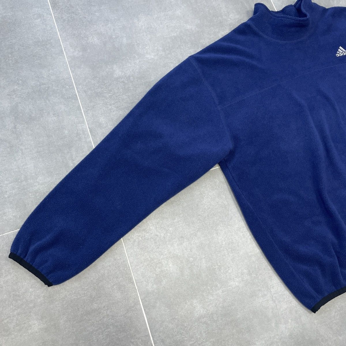 Adidas × Vintage Vintage Adidas Fleece Sweatshirt Size L Size US L / EU 52-54 / 3 - 3 Thumbnail