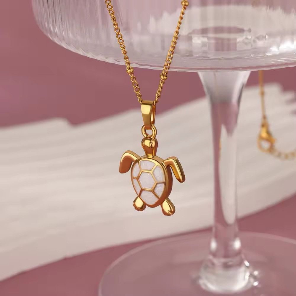 Vintage Vintage White Turtle Pendant Necklace Size ONE SIZE - 1 Thumbnail