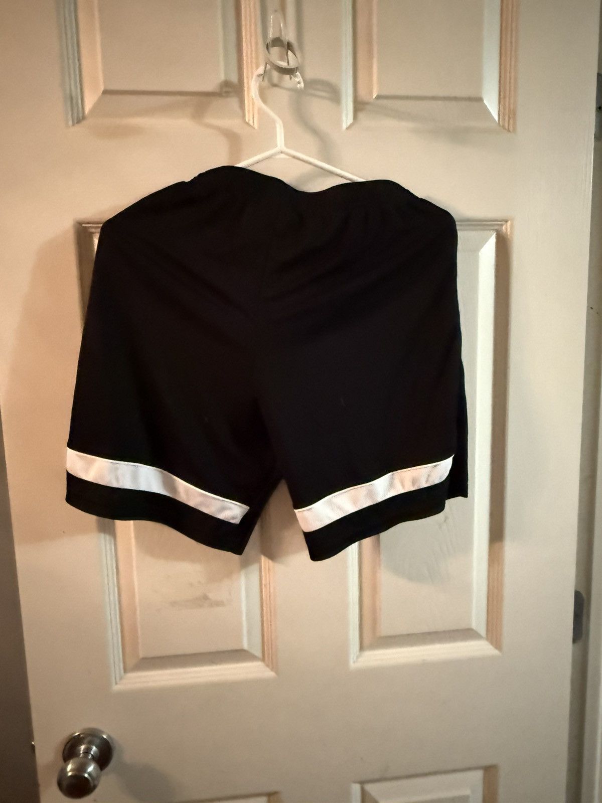 Nike Men’s Nike Black and white shorts Size US 30 / EU 46 - 4 Thumbnail