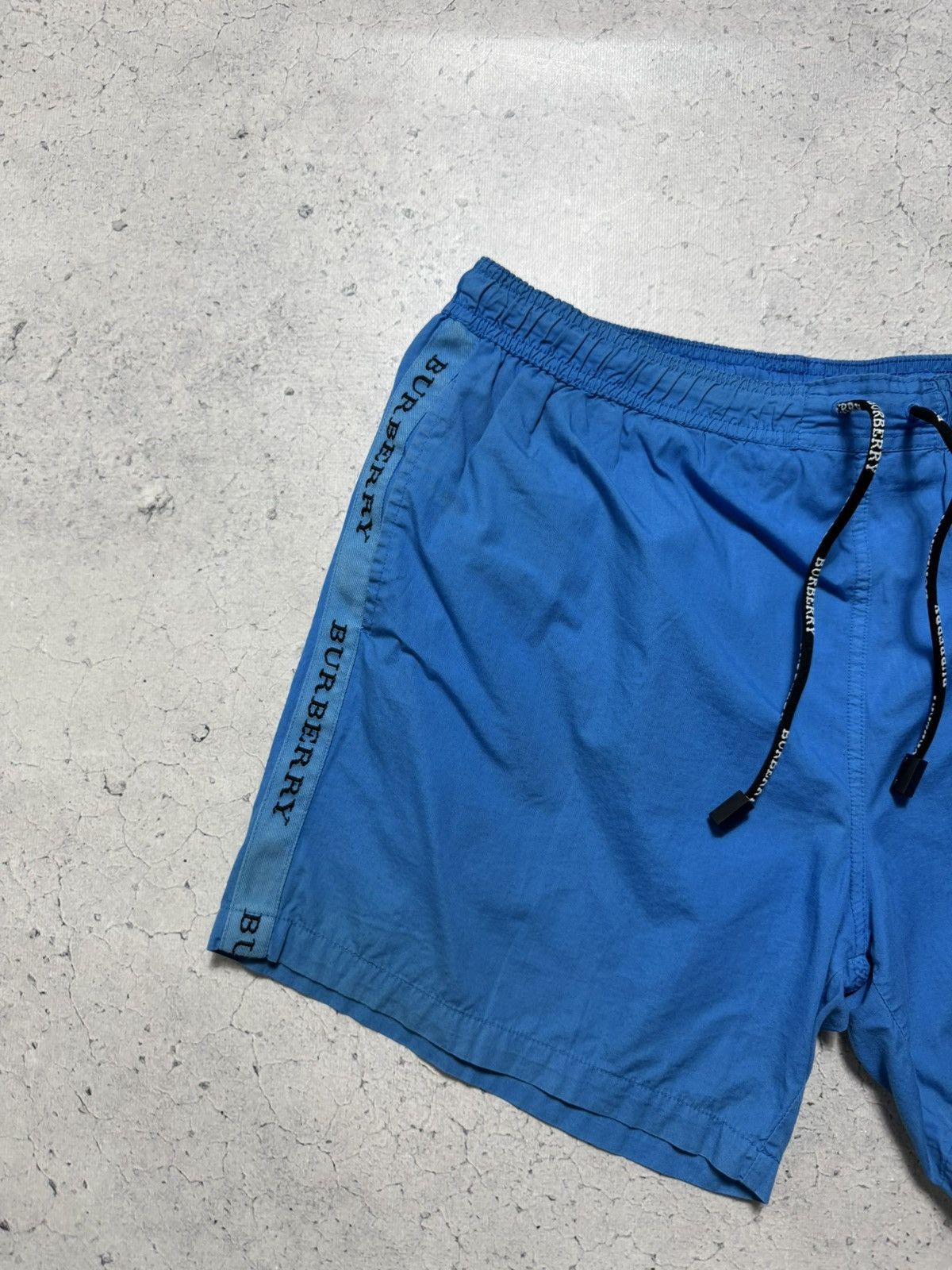 Burberry Burberry London Vintage Blue Nylon Shorts Size M Size US 32 / EU 48 - 2 Thumbnail