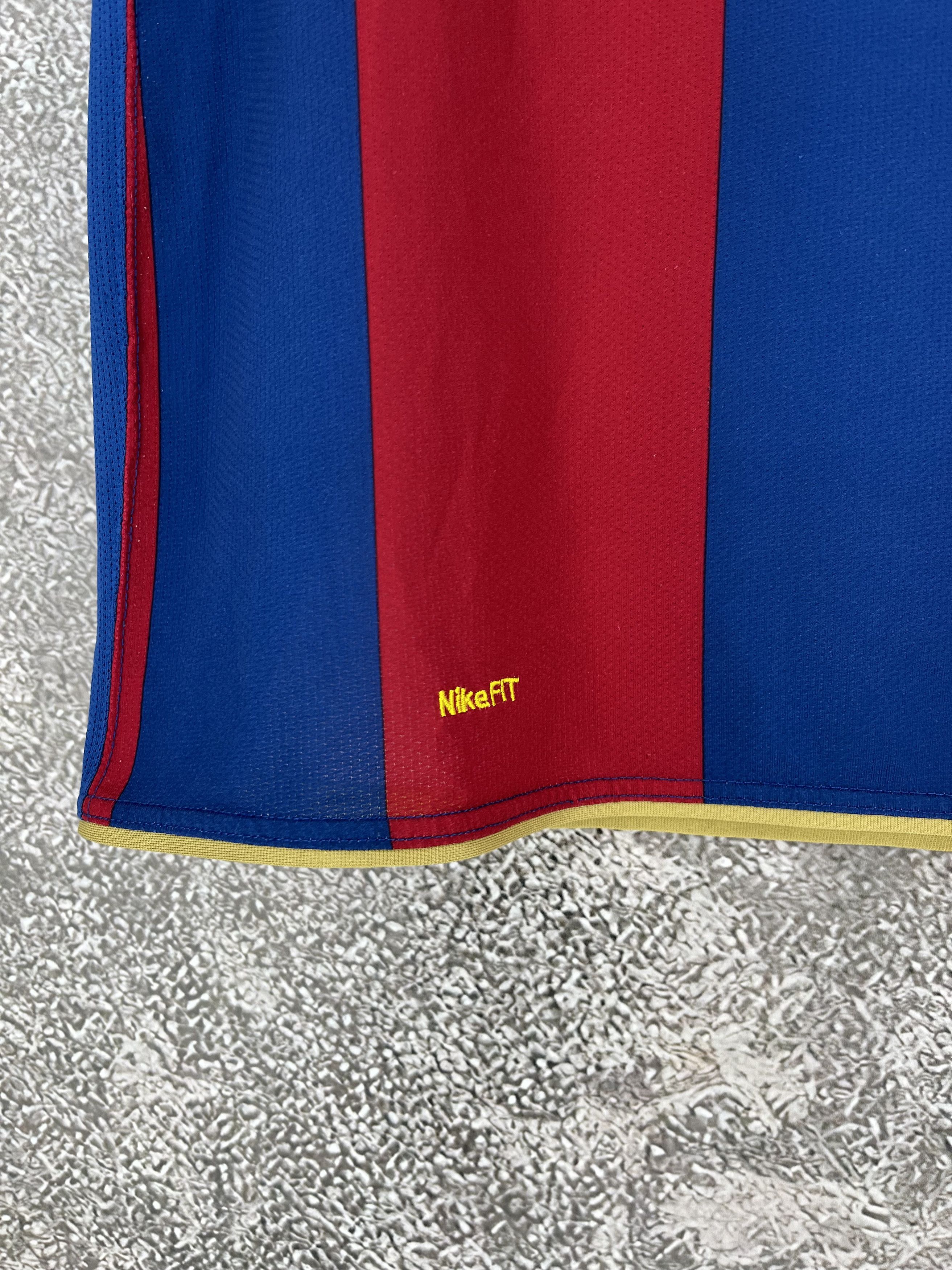 Nike Barcelona Nike 2007 Jersey Vintage Y-Shirts Size XS Size US XS / EU 42 / 0 - 10 Thumbnail
