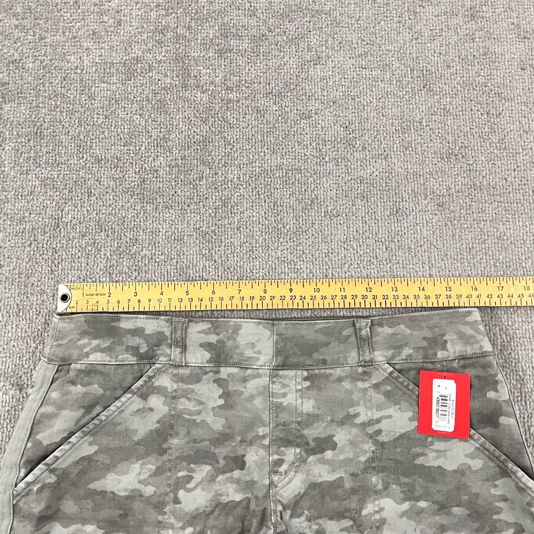 Spanx Spanx Stretch Twill Shorts Womens L / 5" Stone Wash Camouflage Gray Pull On Size 36" / US 14 / IT 50 - 4 Thumbnail