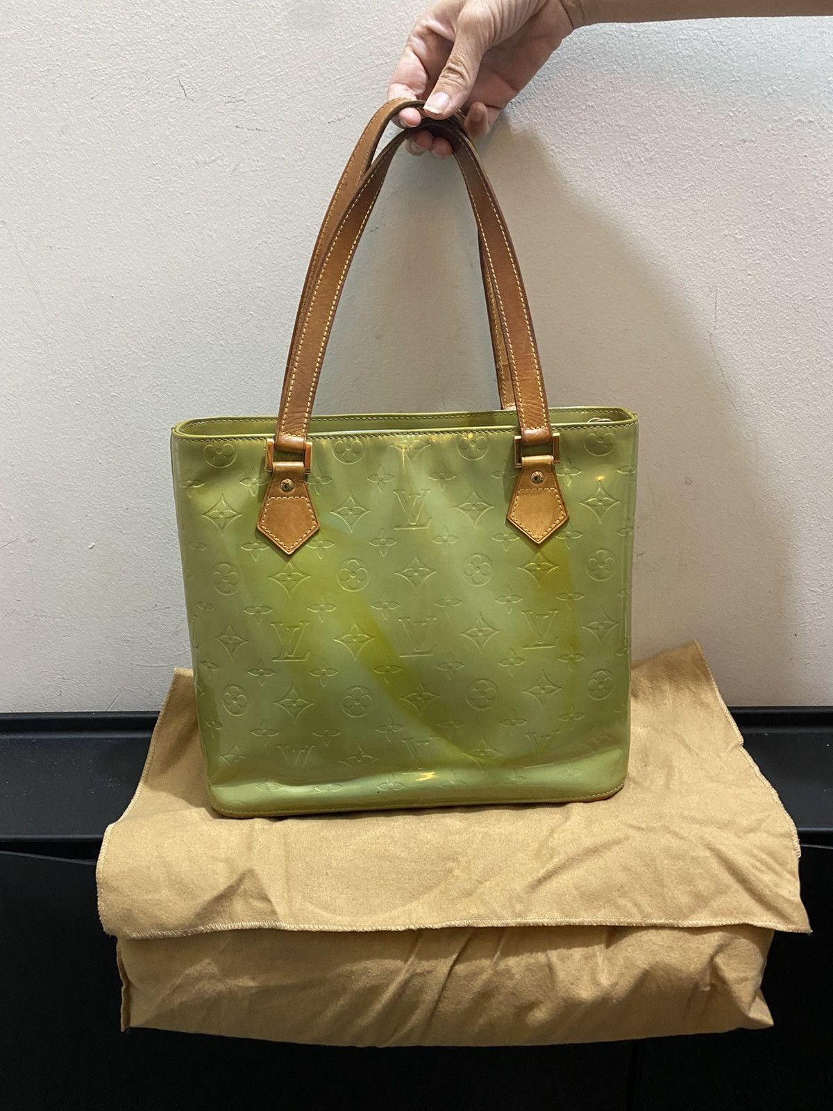 Louis Vuitton LOUIS VUITTON HOUSTON PATENT LEATHER HANDBAG Size ONE SIZE - 1 Thumbnail