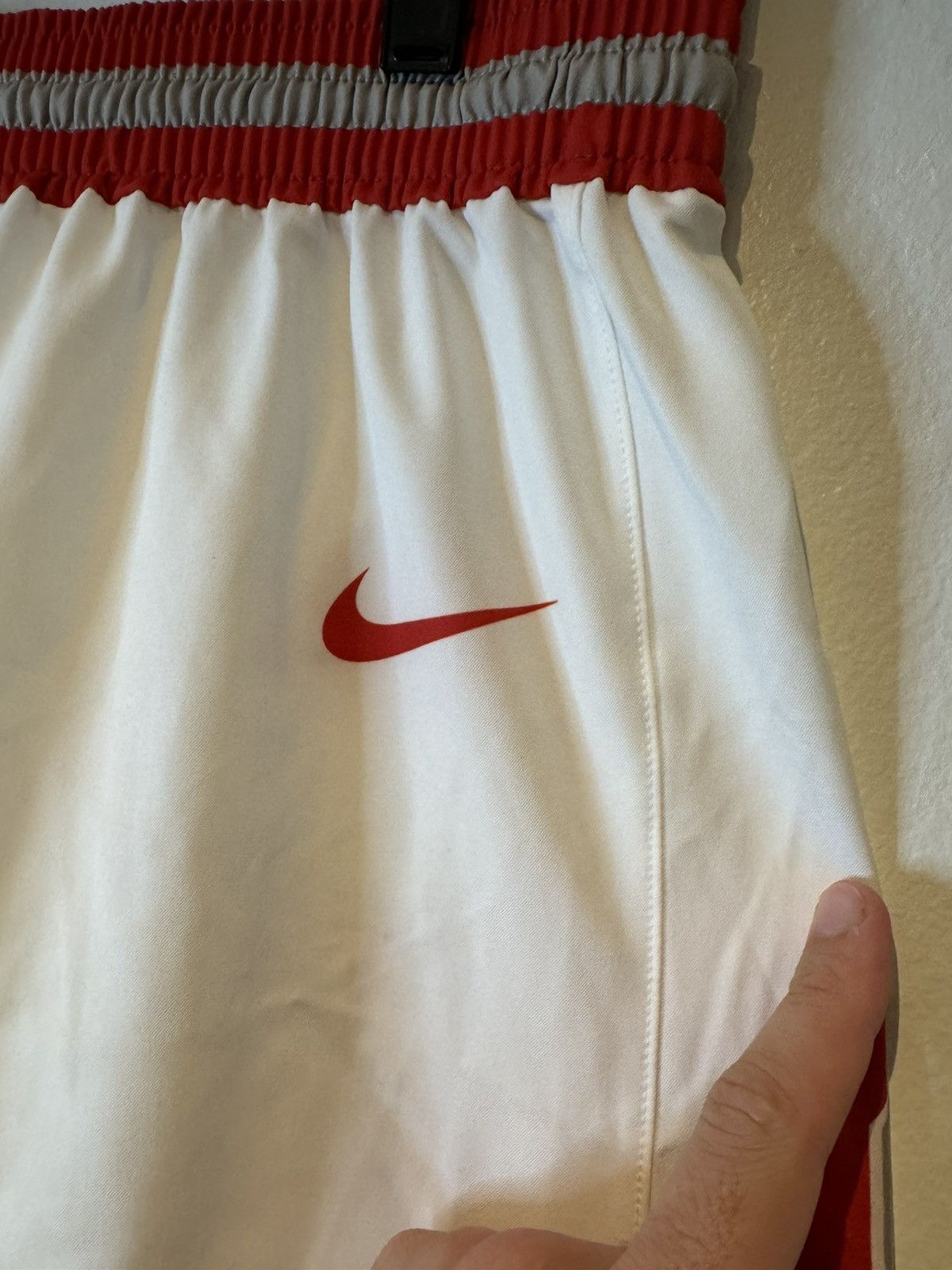 Nike Nike Ohio State Buckeyes Basketball Short Women's M White Size 32" / US 10 / IT 46 - 2 Thumbnail