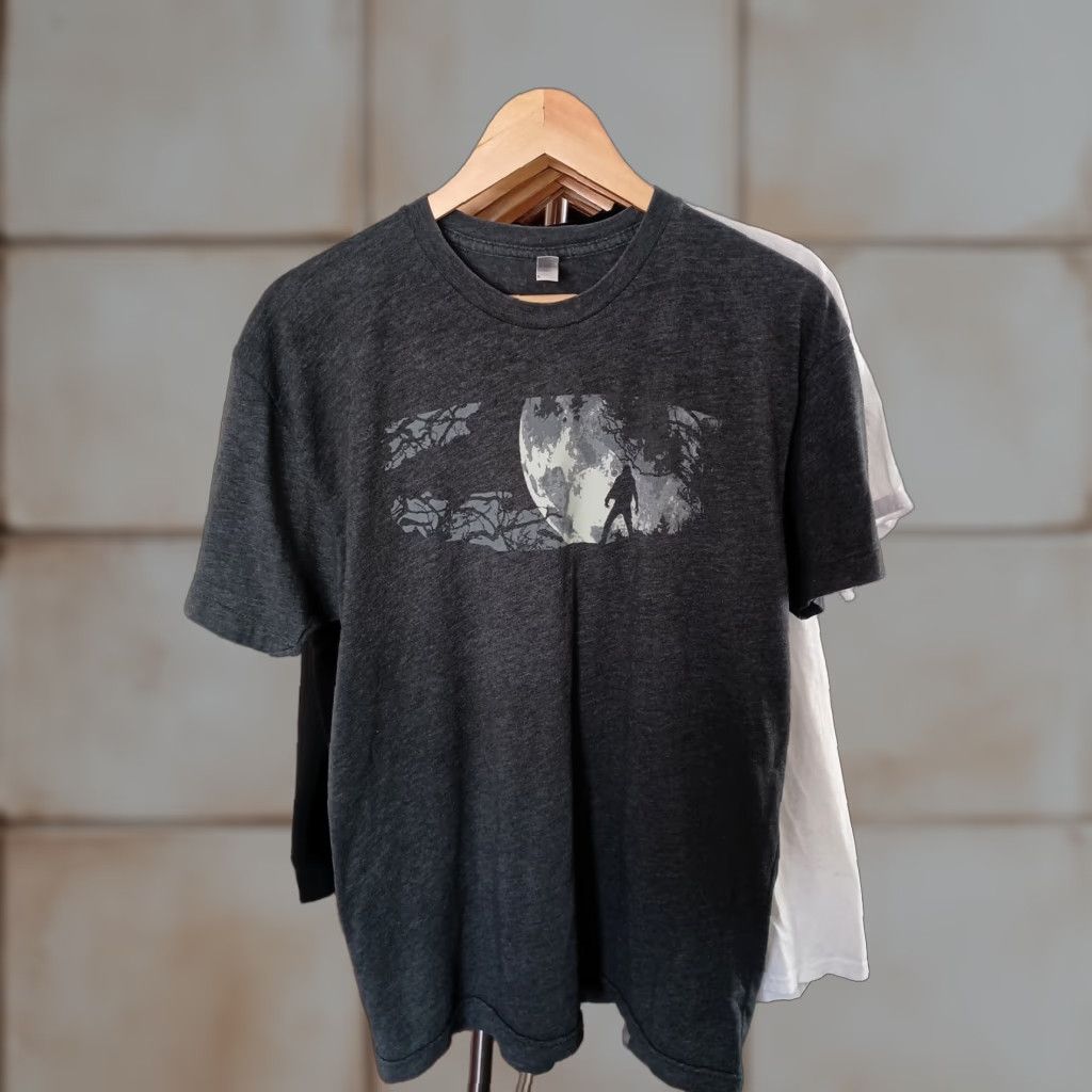 American Apparel VINTAGE American Apparel T-shirt Mens L Gray Werewolf Full Moon Monster Shirt Size US L / EU 52-54 / 3 - 1 Thumbnail