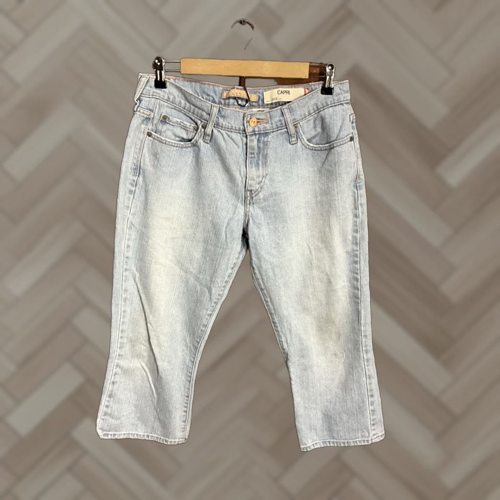 Levi's Levi’s 515 Cropped Denim Jeans Medium Wash Size 10 Womens Capri Cropped Denim Jeans Blue 515 Cropped Women's Jeans Mens? Size ONE SIZE - 1 Thumbnail