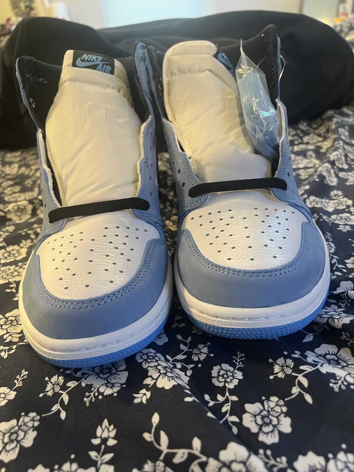 Nike Jordan 1 Retro High OG University Blue Size US 11.5 / EU 44-45 - 3 Thumbnail