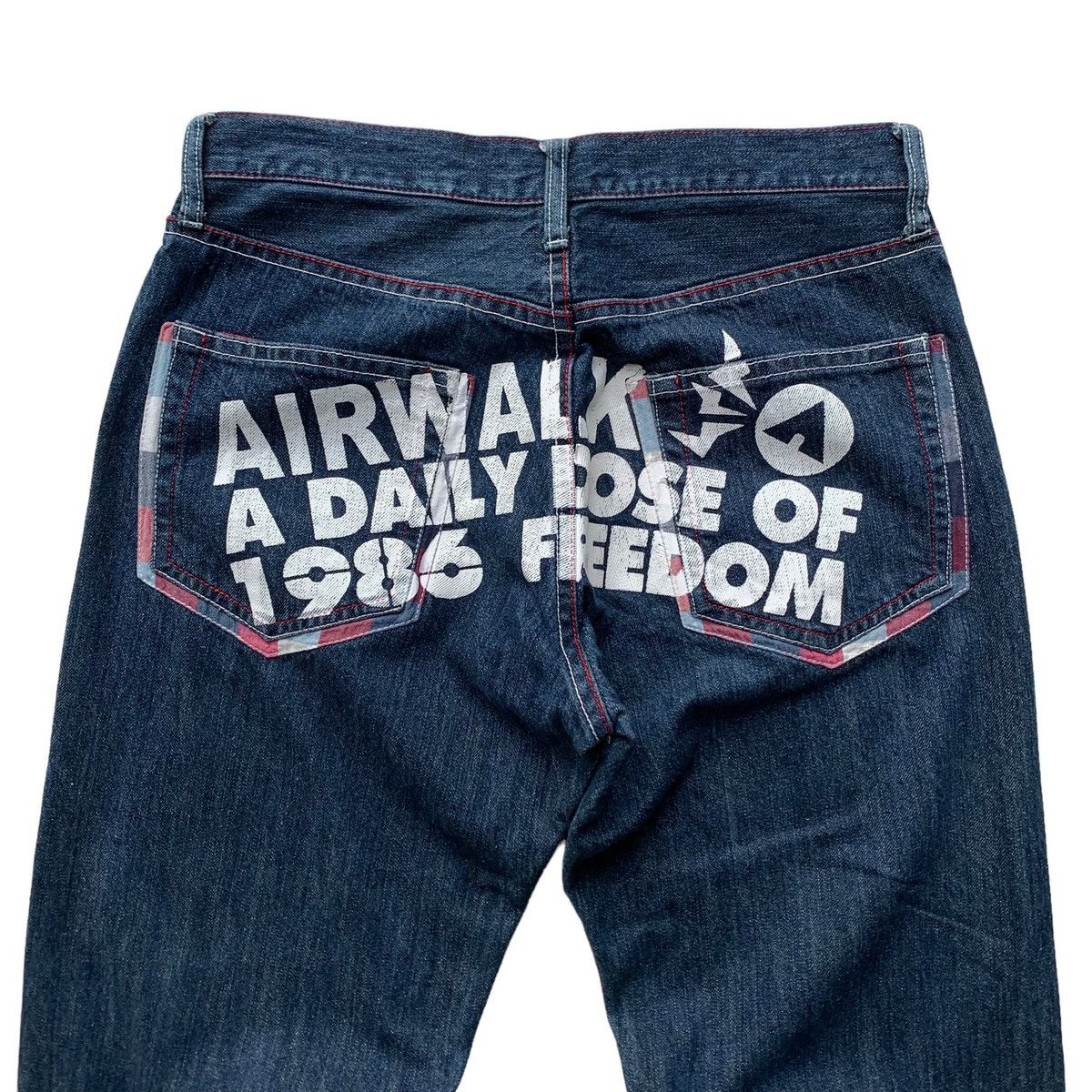 Airwalk × Japanese Brand × Vintage Rare Y2K Japanese Brand Airwalk Big Printed Jeans Size US 30 / EU 46 - 2 Thumbnail