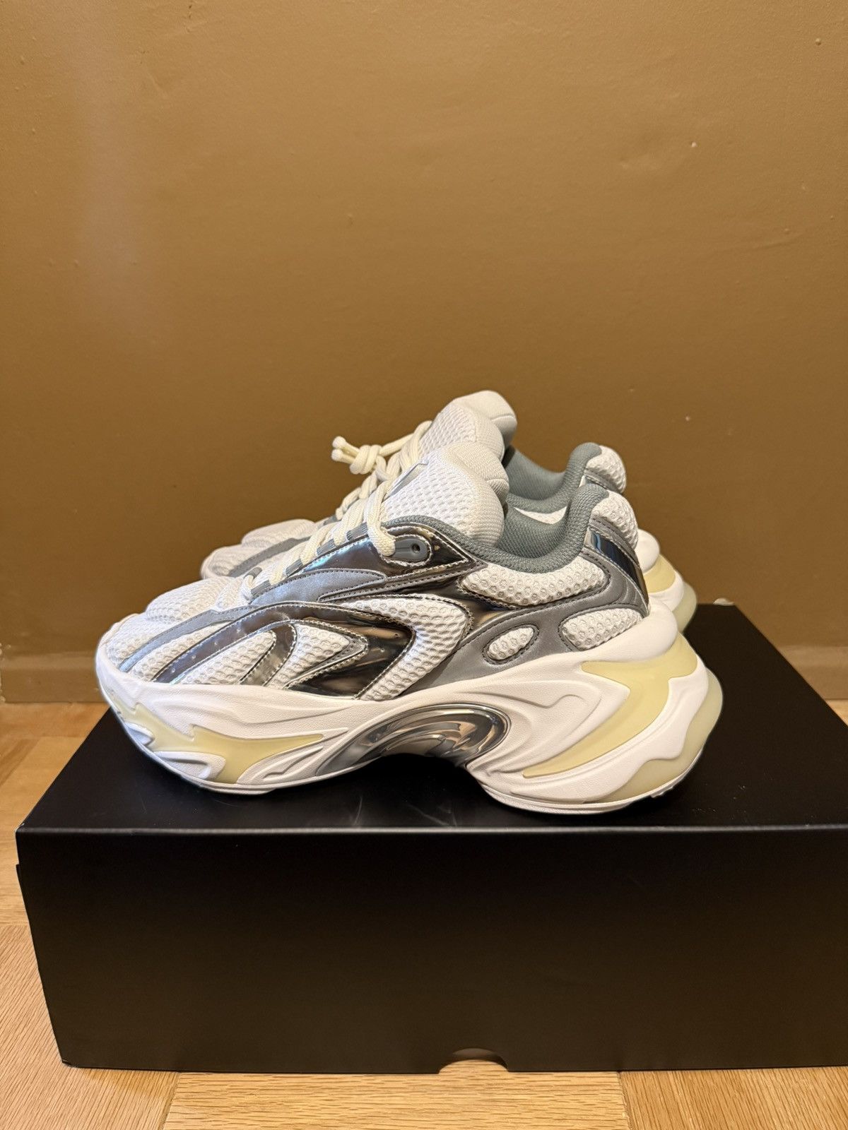 Various ASAP Bari Zero by Various - Snow White Size US 10 / EU 43 - 4 Thumbnail