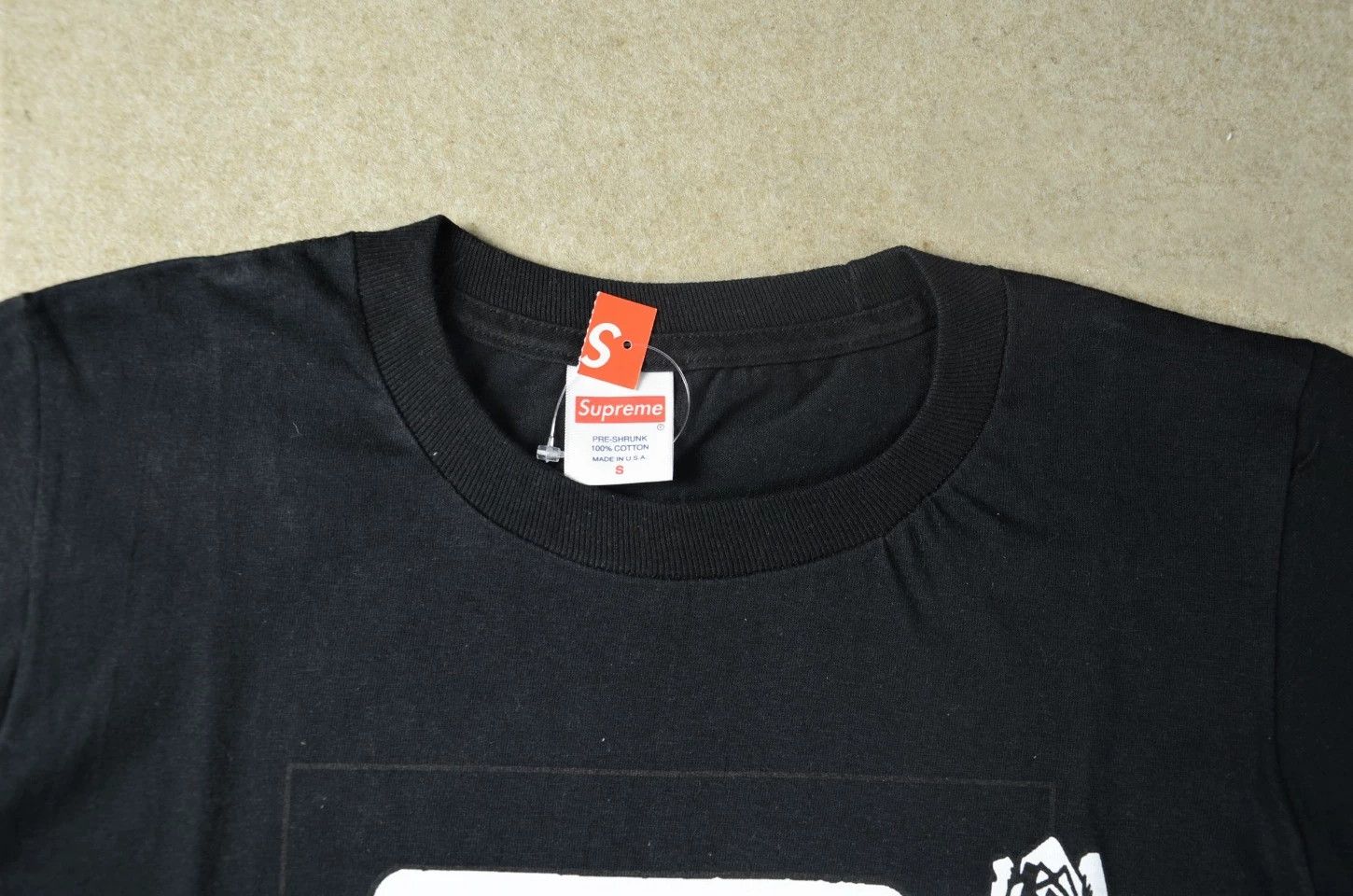 Supreme Supreme Queen of Hearts Poker Print SS Tee Size US S / EU 44-46 / 1 - 5 Thumbnail