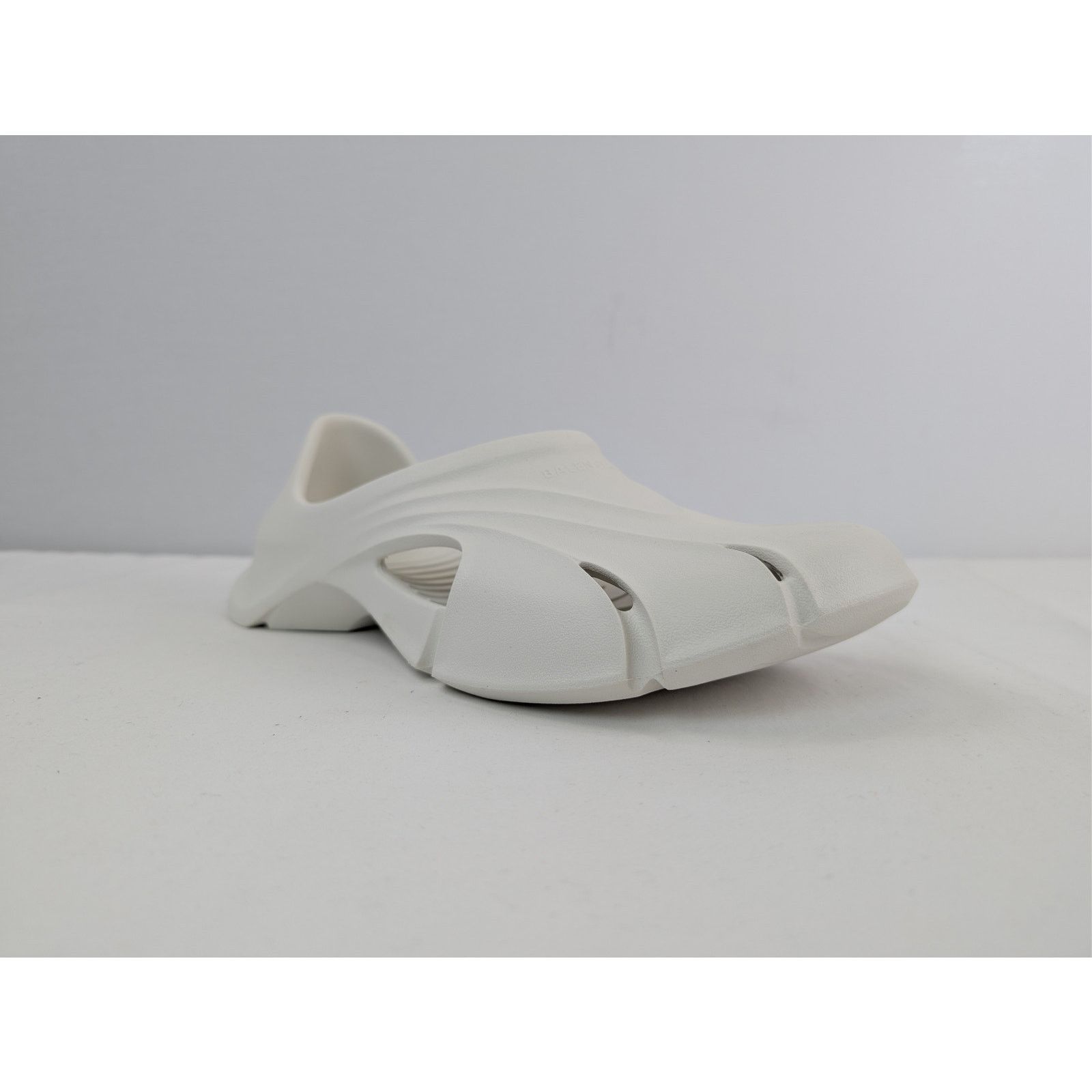 Balenciaga o1rshd1 Classic Mold Closed Slide Sandals in Eggshell Size US 13 / EU 46 - 2 Thumbnail