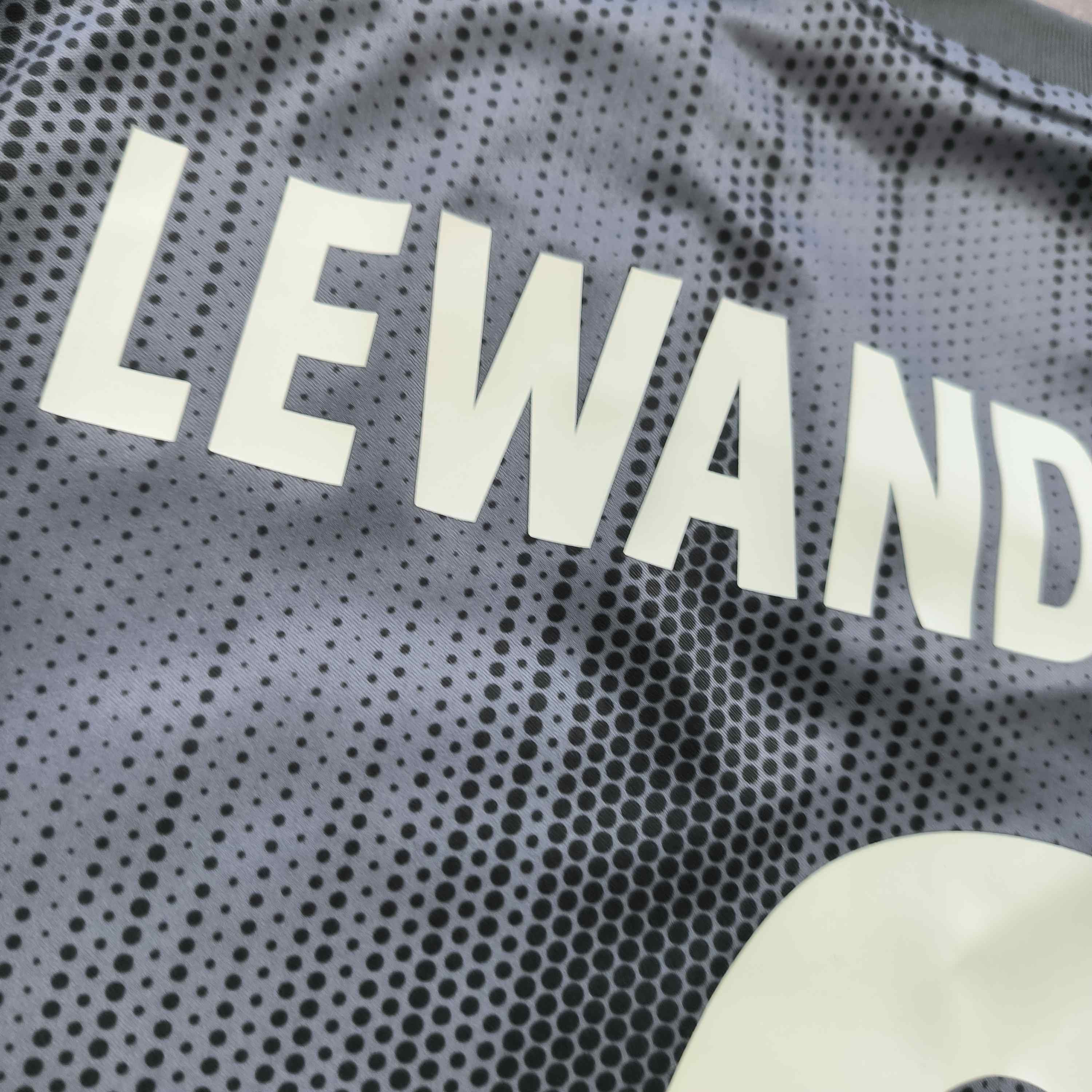 Adidas Bayern Munich 18-19 third UCL Lewandowski football jersey L Size US L / EU 52-54 / 3 - 11 Thumbnail