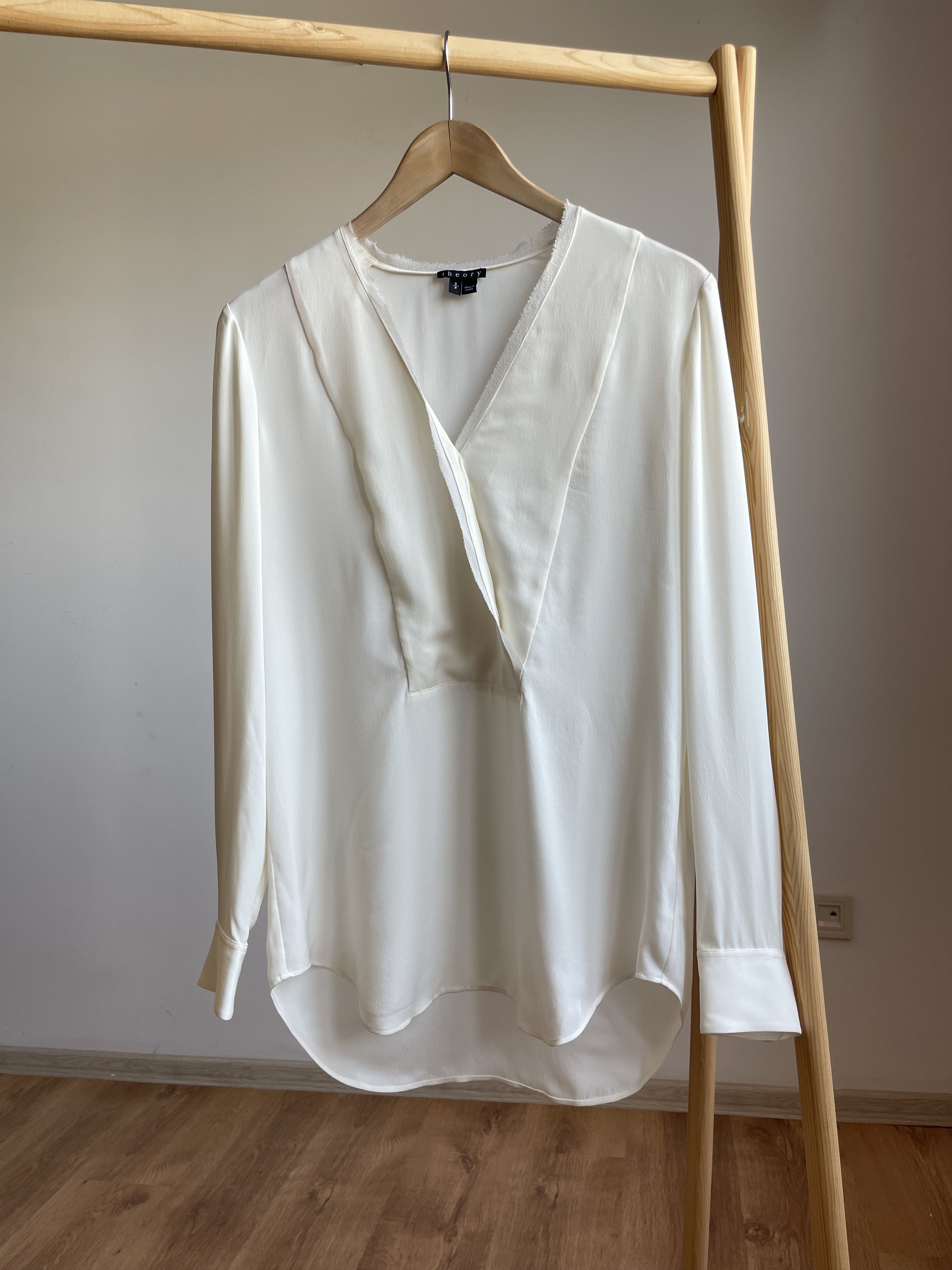 Theory Theory Ramalla Long Sleeve Silk Ivory Blouse Size S Size S / US 4 / IT 40 - 1 Thumbnail