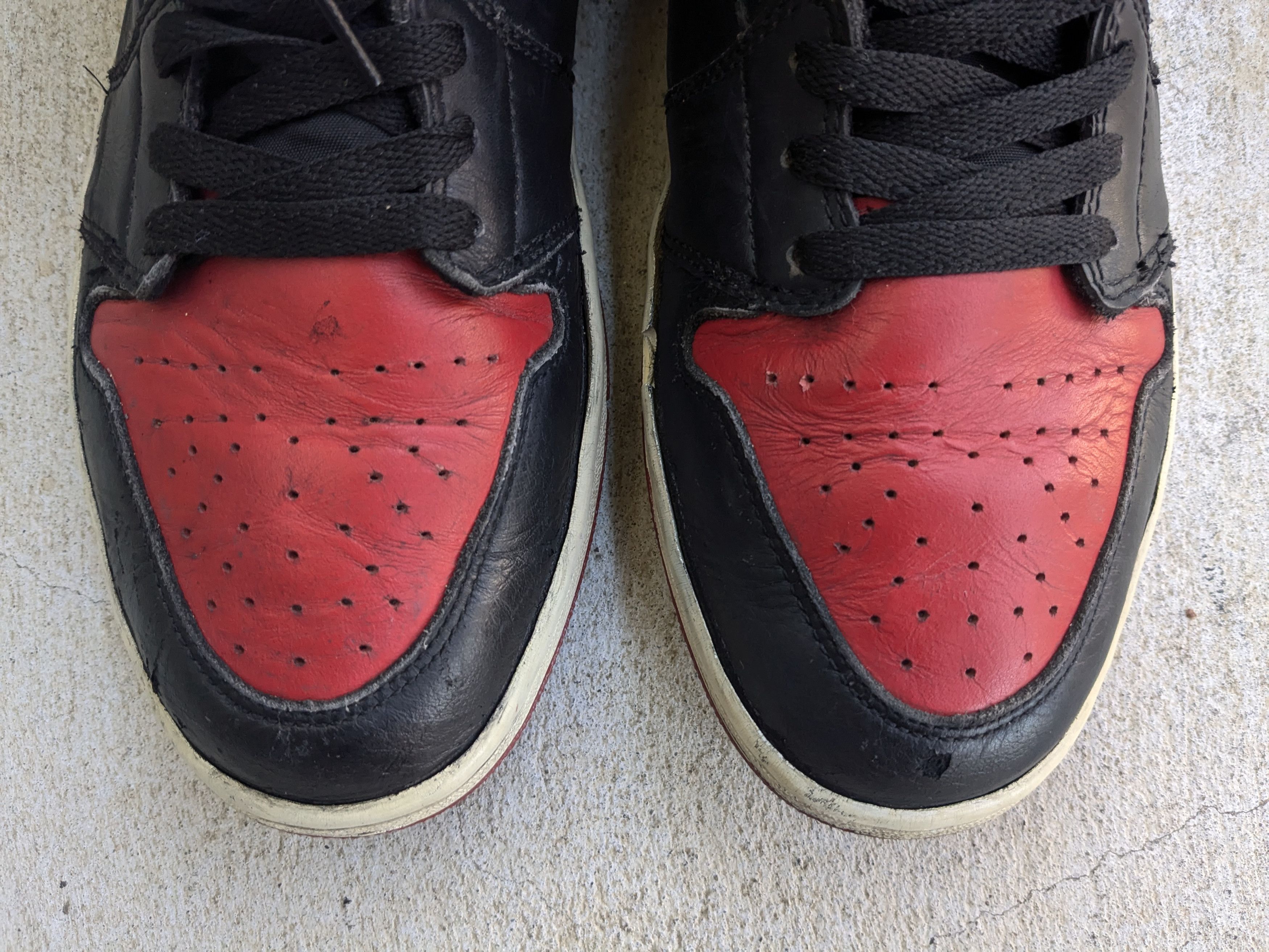 Jordan Brand Nike Air Jordan 1 Bred 2001 High Tops 2001 136066-061 Size US 11.5 / EU 44-45 - 5 Thumbnail