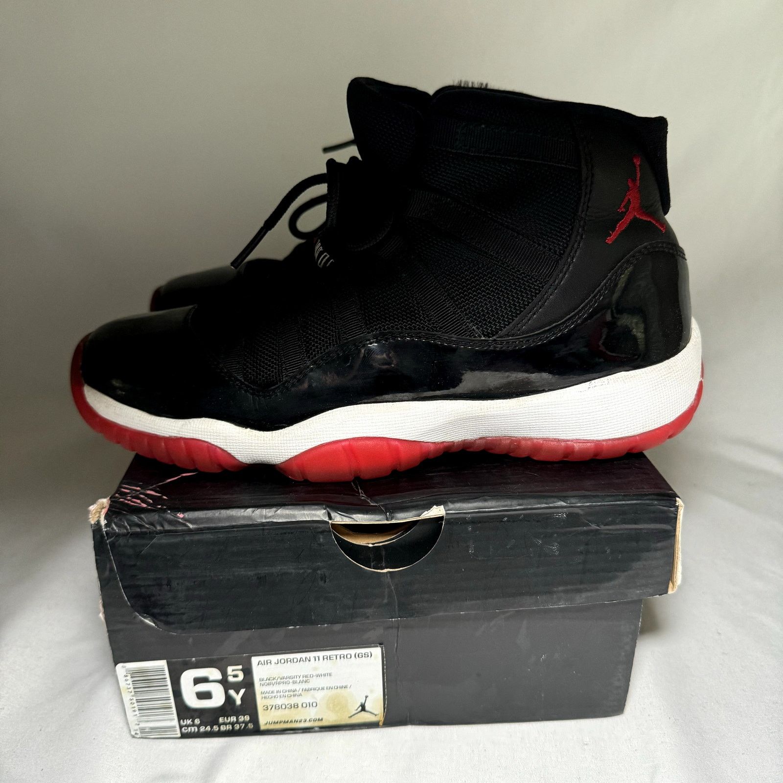 Jordan Brand × Nike Size 6.5 - Nike Air Jordan 11 Retro GS Bred 2012 Men's Shoes Size US 6.5 / EU 39-40 - 8 Thumbnail
