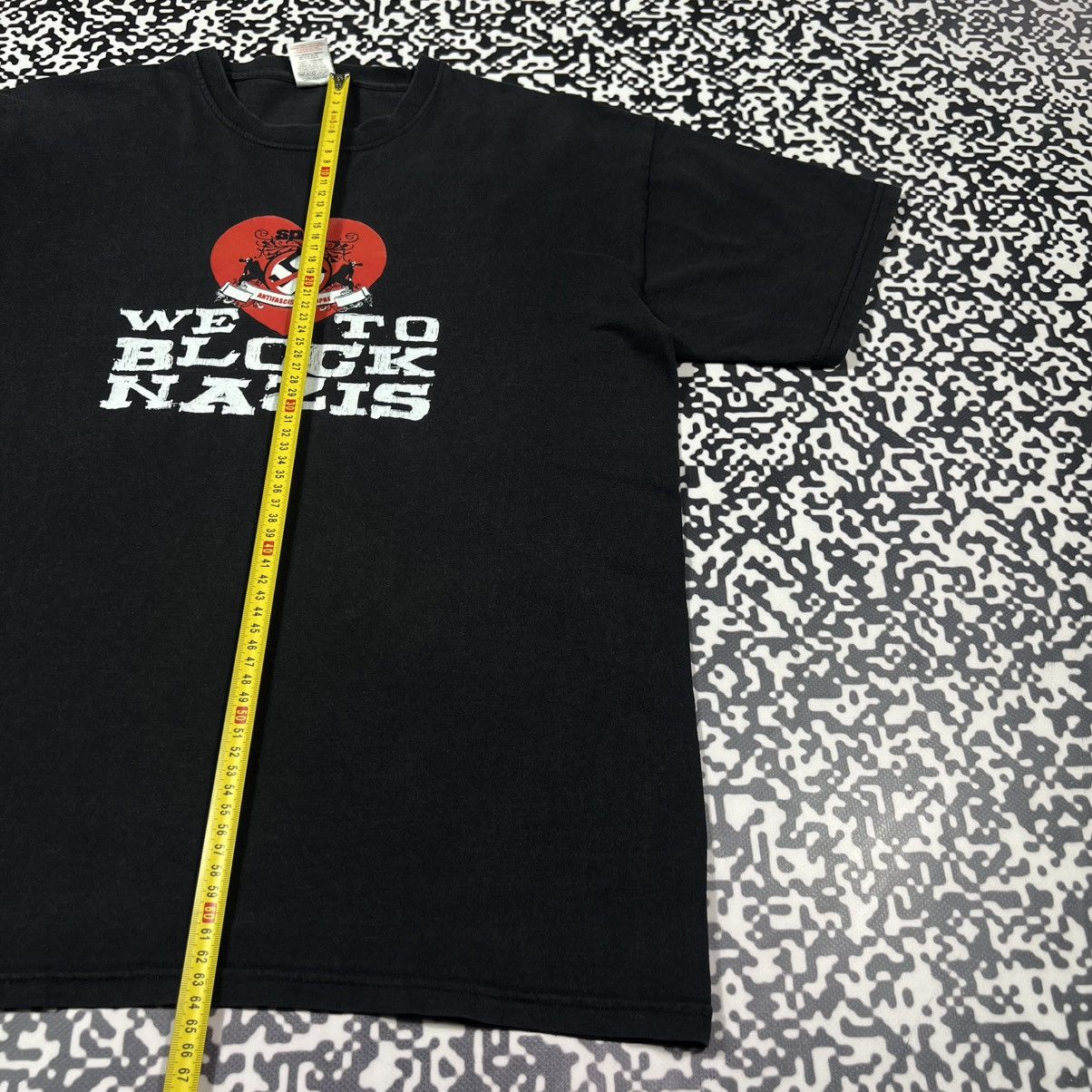 Vintage Vintage Y2K Rare SDAI Block Nazis Italian Antifa Punk Tshirt Size US M / EU 48-50 / 2 - 11 Thumbnail