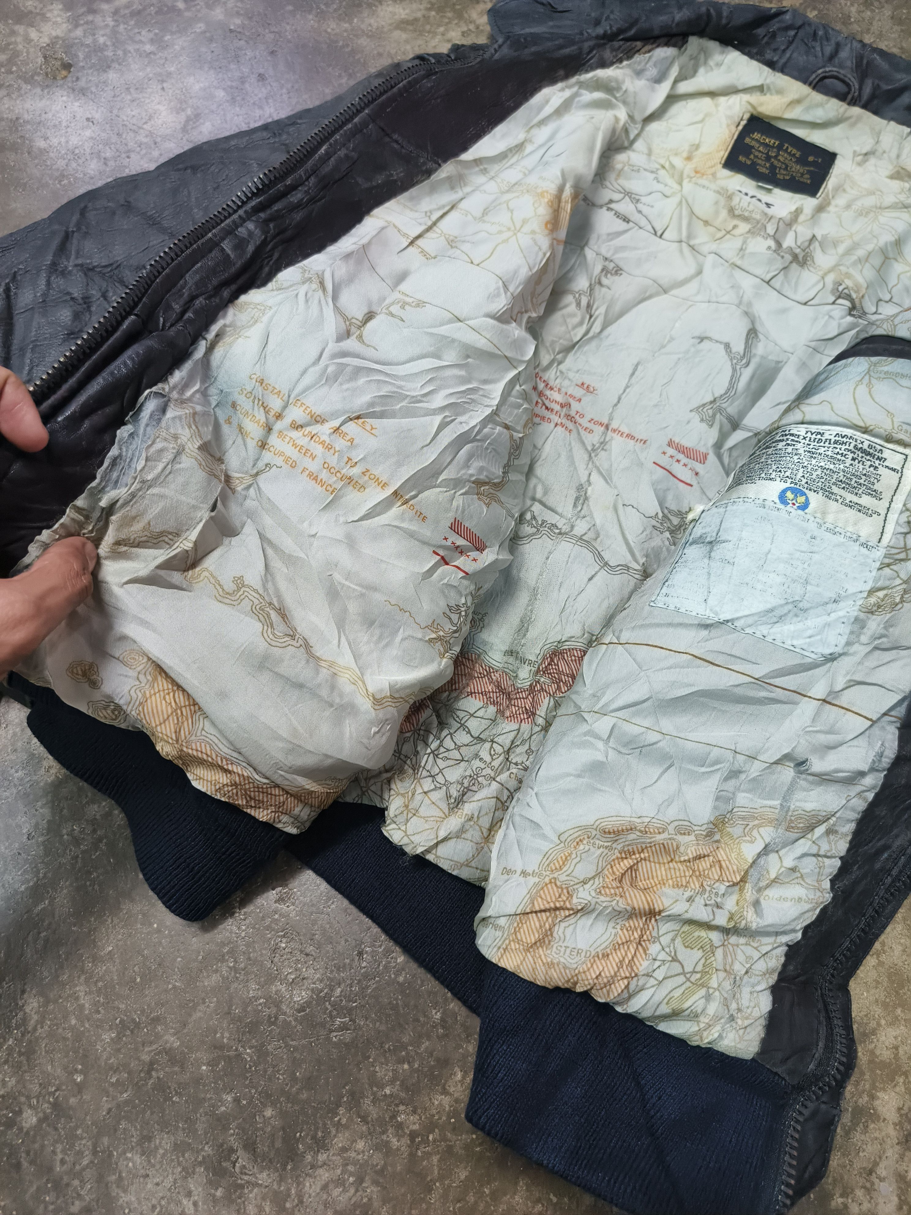 Avirex True Vtg DISTRESSED Avirex Map Lining Type G1 Us Navy Jacket Size US L / EU 52-54 / 3 - 10 Thumbnail