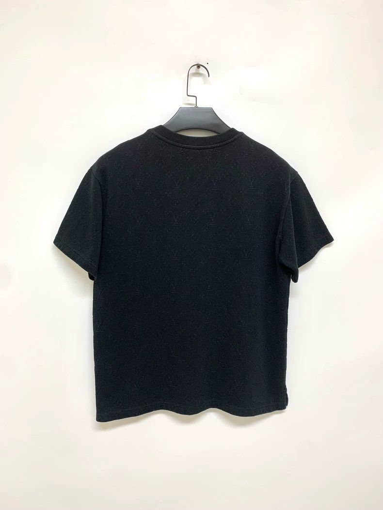 Louis Vuitton Louis Vuitton Black full print short sleeve Size US M / EU 48-50 / 2 - 2 Thumbnail