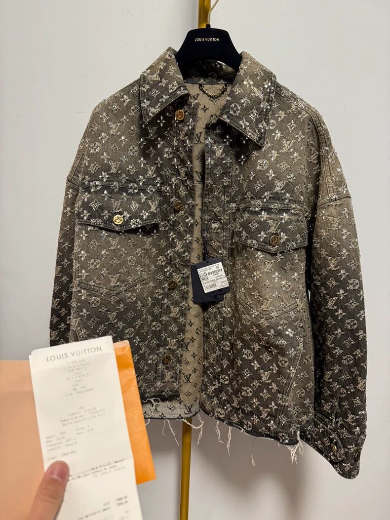 Louis Vuitton Louis VuittonDenim jacket full of diamonds and logo jacket Size US S / EU 44-46 / 1 - 1 Thumbnail