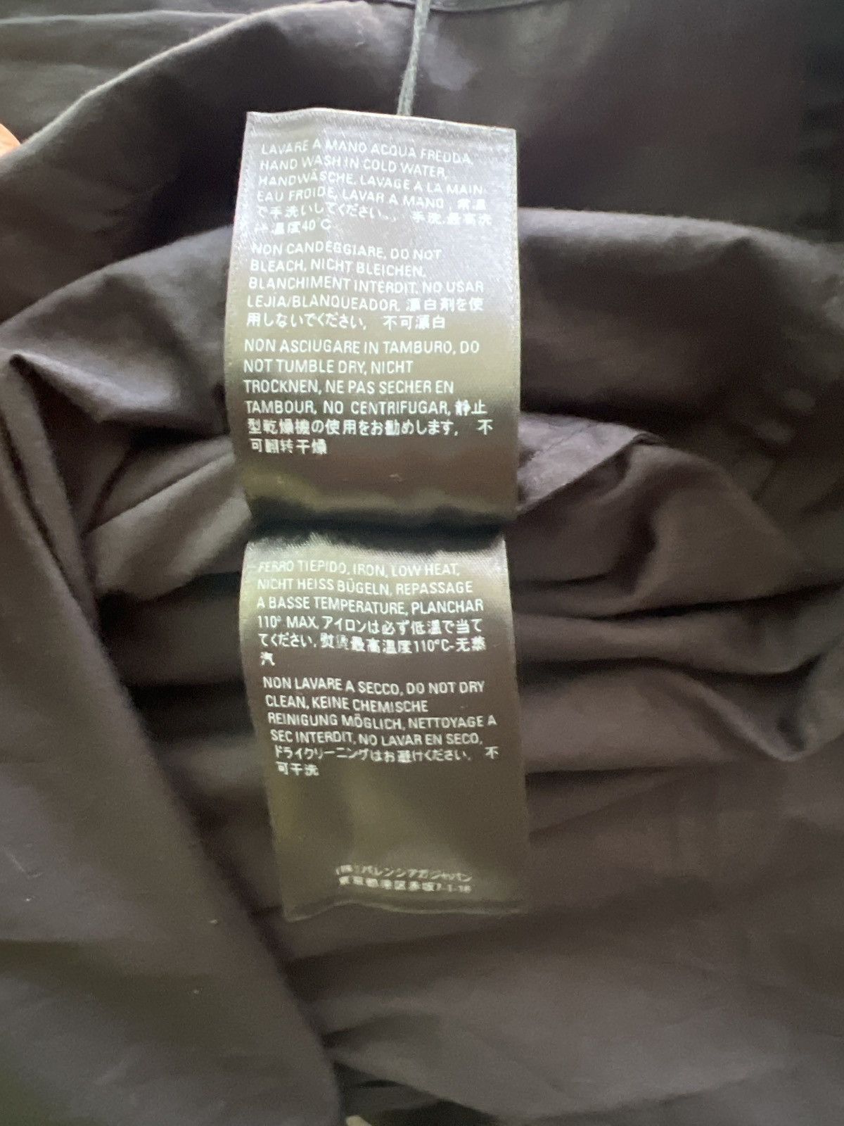 Balenciaga Balenciaga Dry Cleaning Button-Down Shirt In Black Size US S / EU 44-46 / 1 - 6 Thumbnail