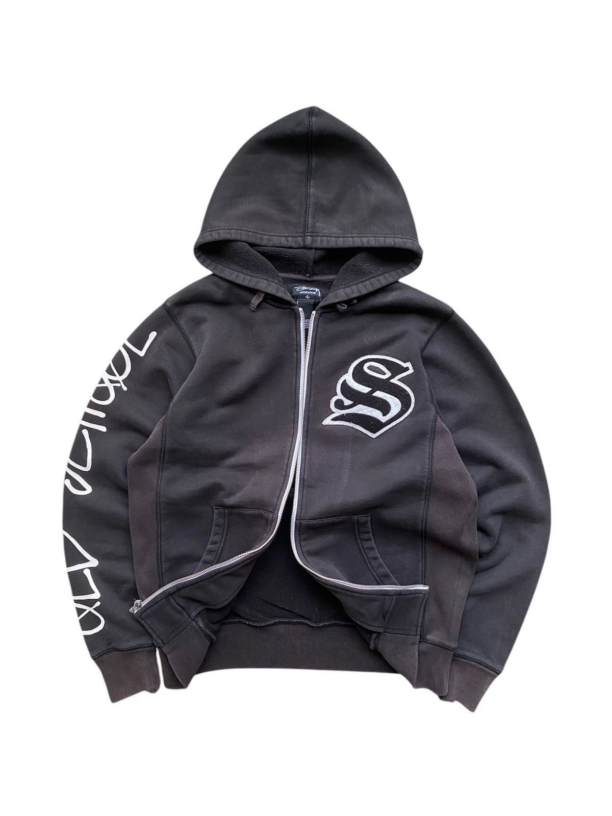 Stussy × Vintage Vintage Stussy Gothic Logo Zipper Hoodie Size US S / EU 44-46 / 1 - 1 Thumbnail