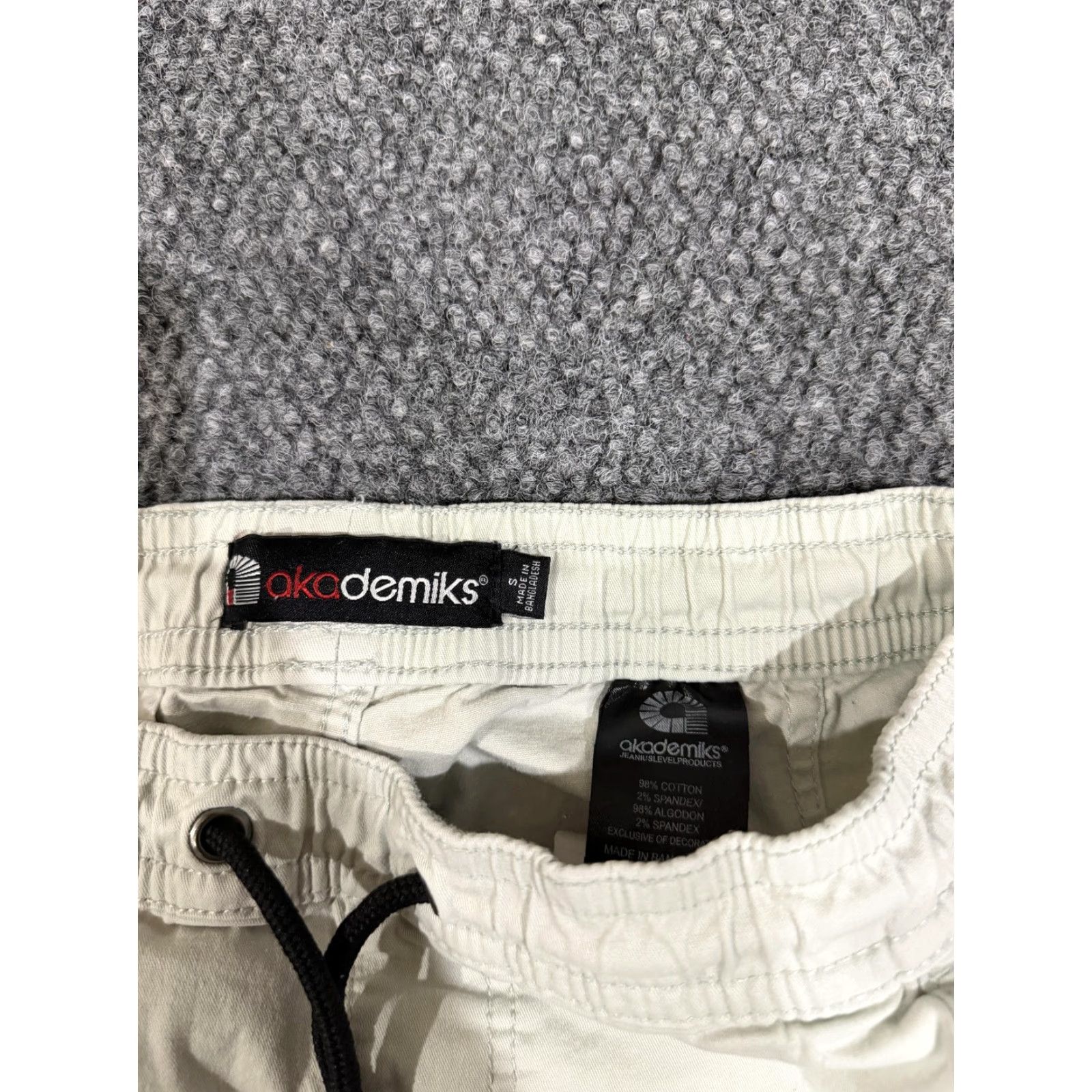 Akademiks VINTAGE Akademiks Cargo Shorts Mens small White Elastic Waist Drawstring Stretch Pockets Size US 29 - 6 Thumbnail