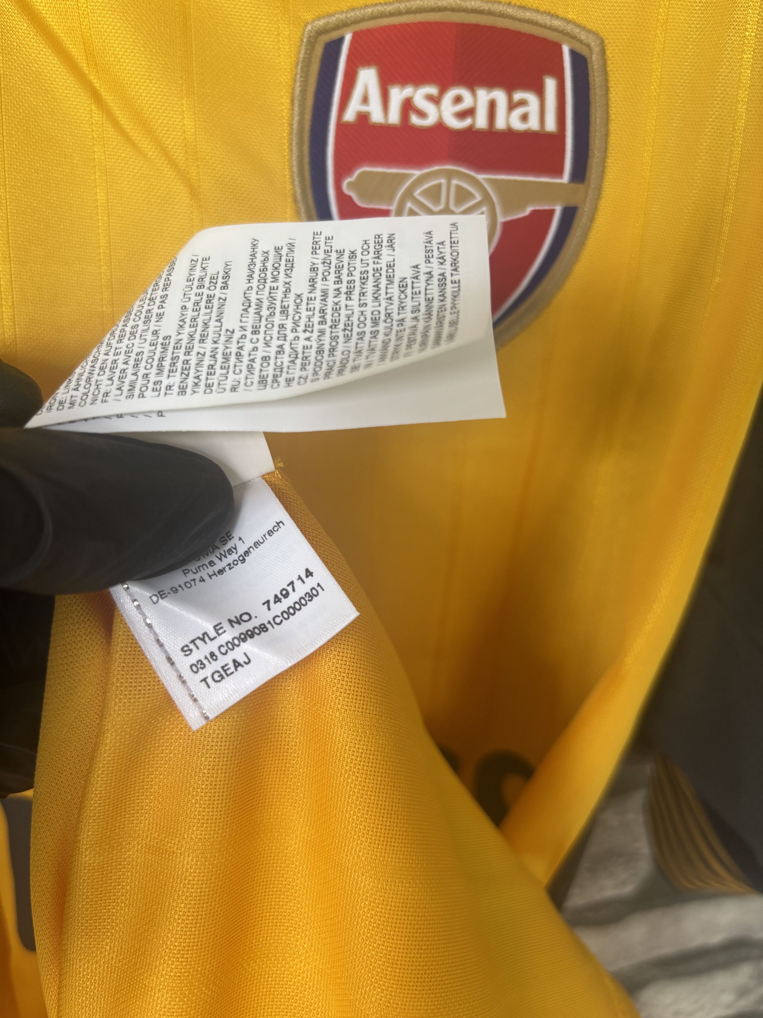 Puma Puma Arsenal FC 2016/17 Away Kit | Authentic | M Size Size US M / EU 48-50 / 2 - 4 Thumbnail