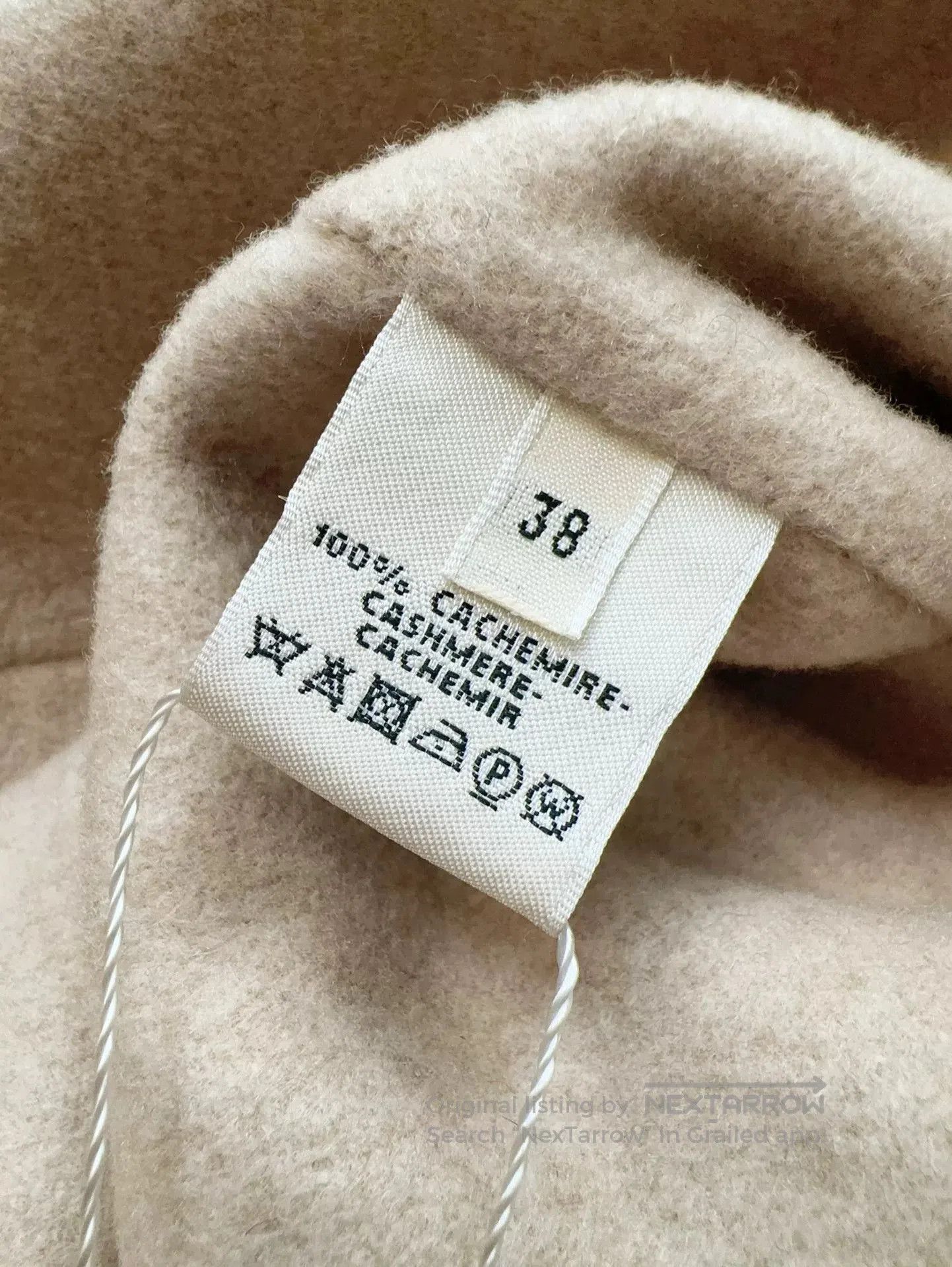 Hermes beige cashmere double-breasted overcoat for women. Size US M / EU 48-50 / 2 - 6 Thumbnail