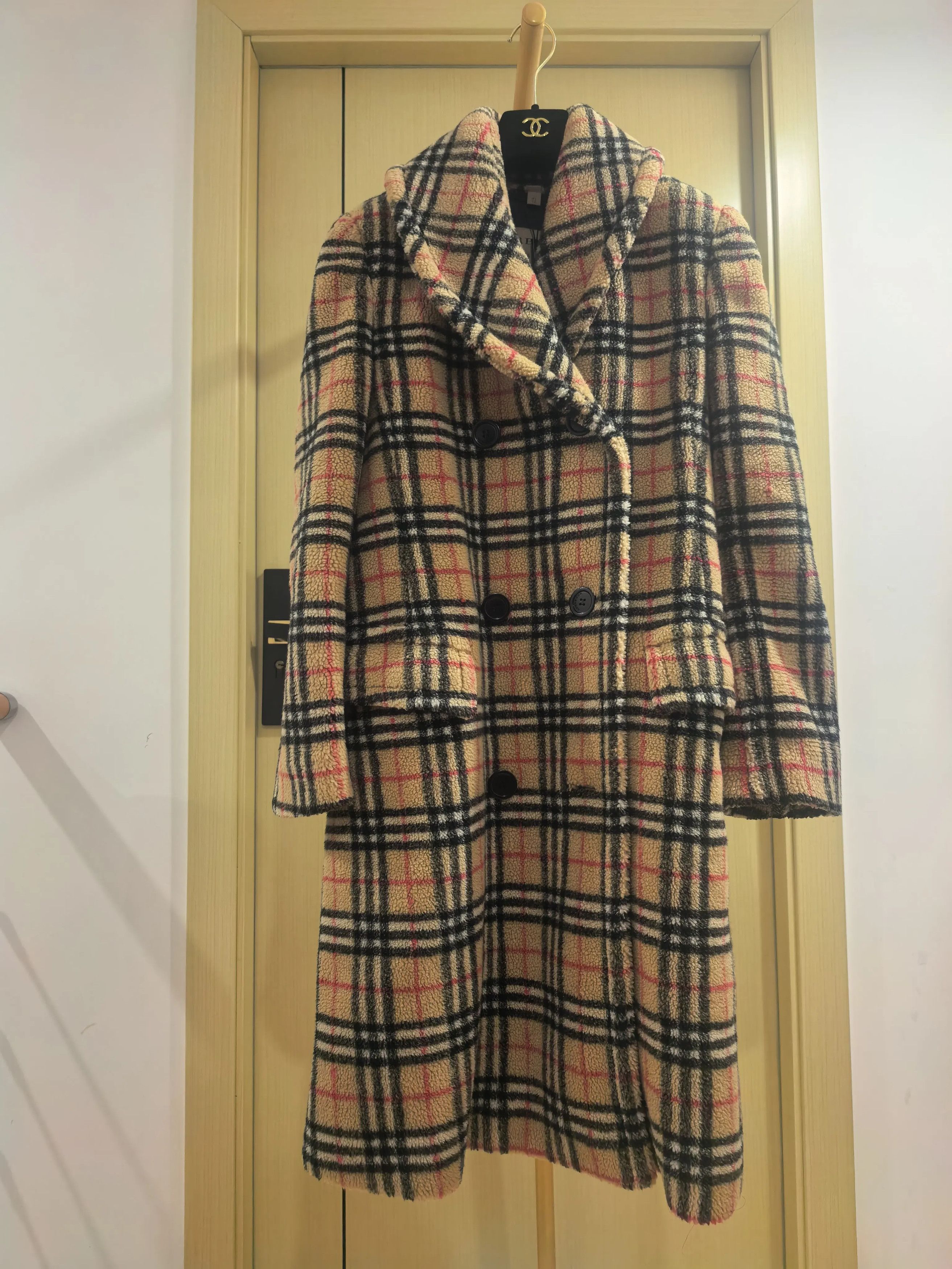 Burberry Burberry Double-Breasted Check Coat Size M / US 6-8 / IT 42-44 - 1 Thumbnail