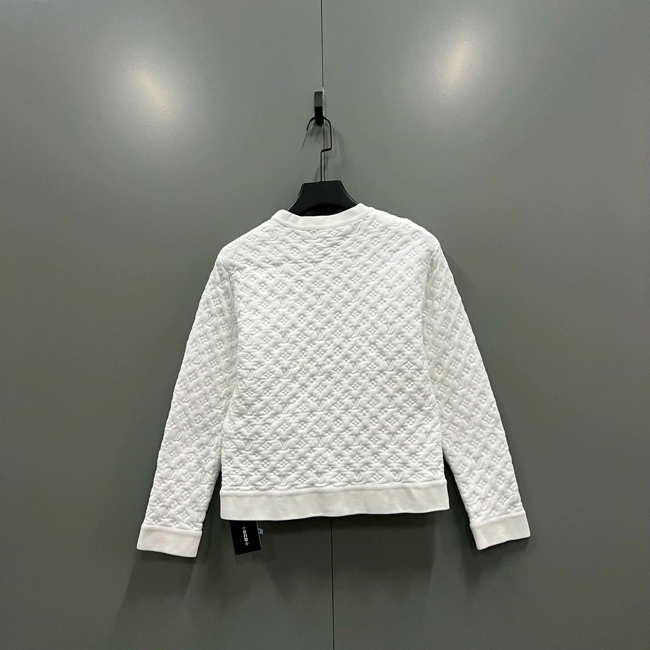 Louis Vuitton Louis Vuitton White Quilted Sweatshirt Size 95 Size US M / EU 48-50 / 2 - 2 Thumbnail
