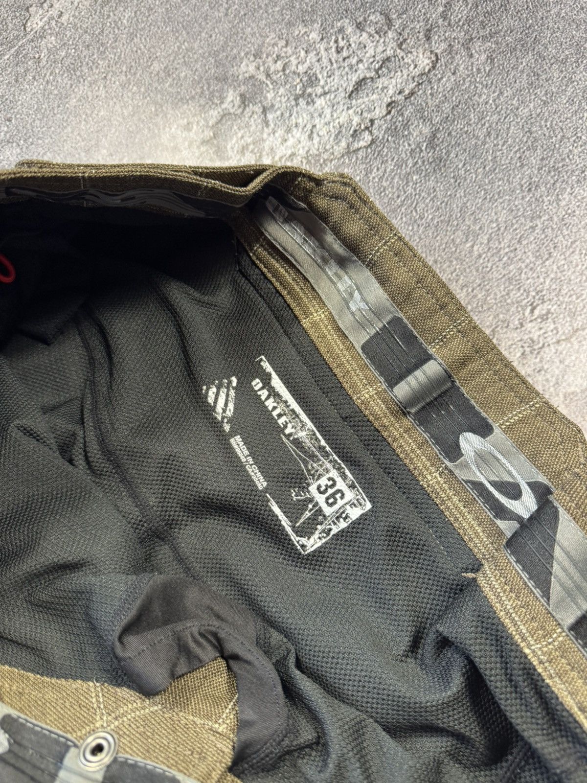 Oakley Oakley Padded MTB Cycling Shorts — Great Condition Size US 36 / EU 52 - 4 Thumbnail