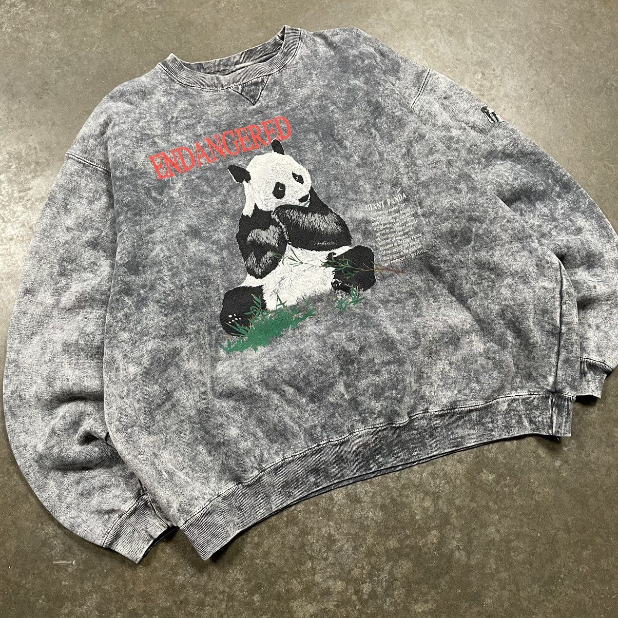 Vintage Vintage Nature Crewneck Endangered Giant Panda 90s Faded Size US XL / EU 56 / 4 - 2 Thumbnail