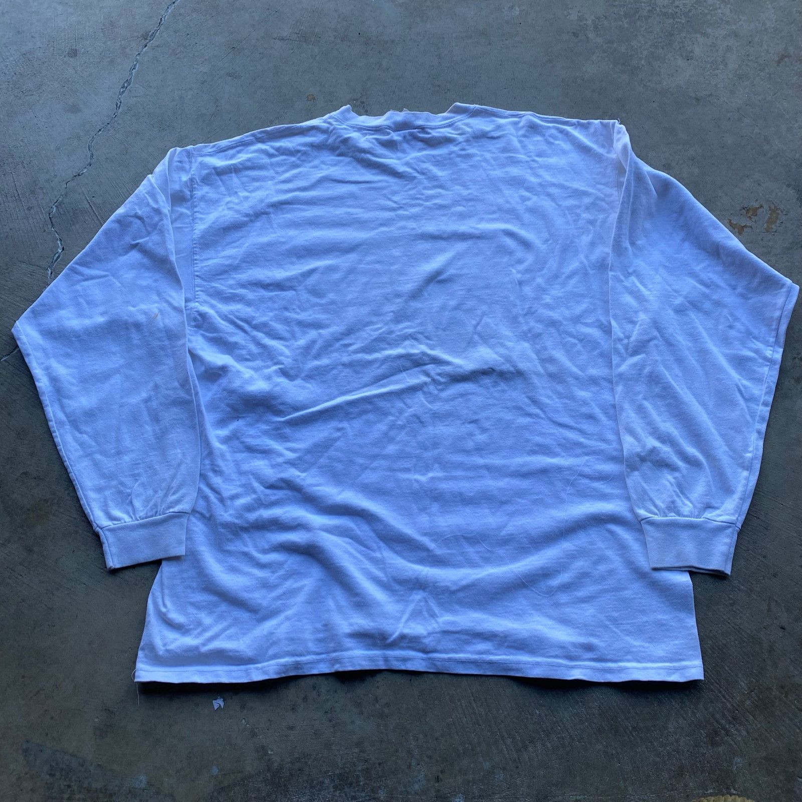 Vintage VINTAGE 90S NIKE LARGE WHITE BLANK LONGSLEEVE SHIRT Size US L / EU 52-54 / 3 - 3 Thumbnail