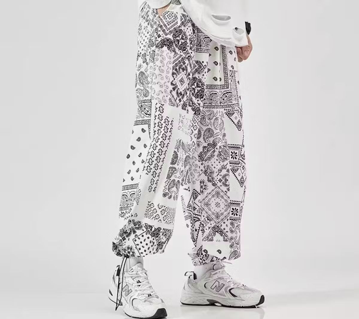 image of Vintage White Bandana Paisley Jogger Pants, Men's (Size 32)